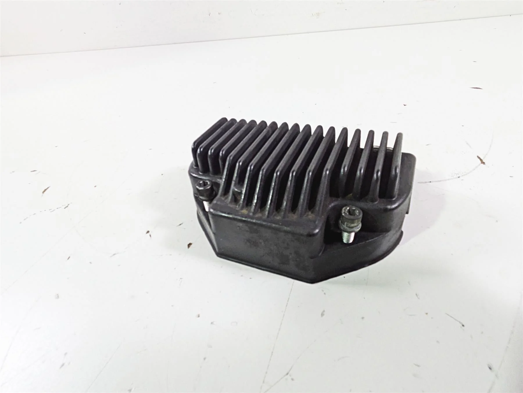 2016 Harley FXDL Dyna Low Rider Rectifier Voltage Regulator 74631-08A - Image 3