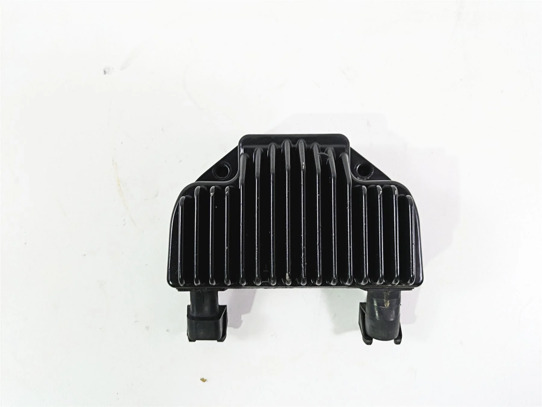 2016 Harley FXDL Dyna Low Rider Rectifier Voltage Regulator 74631-08A - Image 5