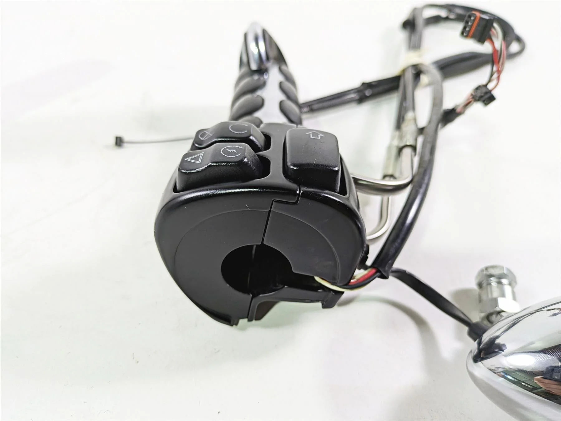 2016 Harley FXDL Dyna Low Rider Right Hand Control Switch + Led Blinker 71500361 - Image 10