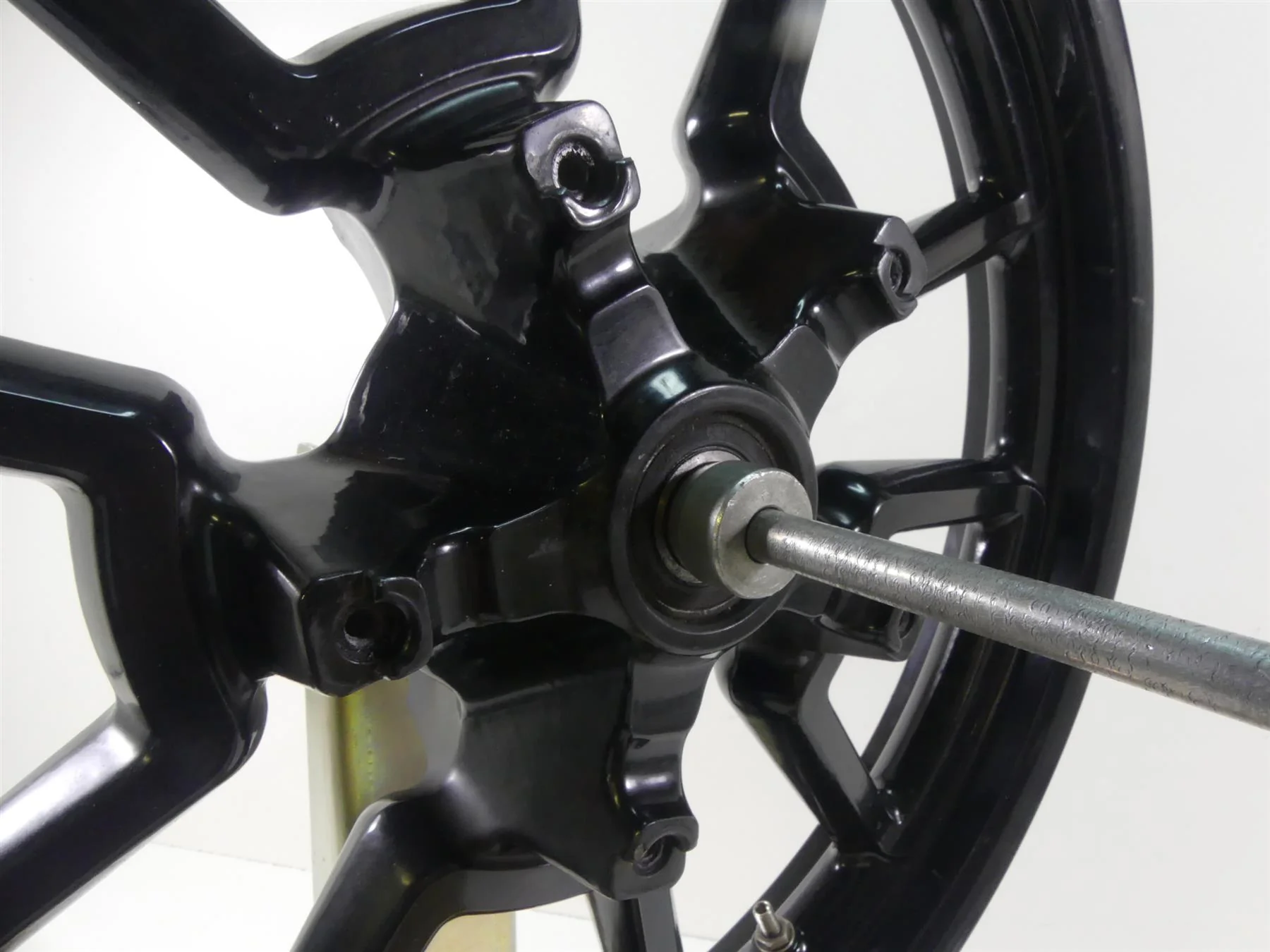 2016 Harley FXDLS Dyna Low Rider Front Wheel Rim 19x.25 -Read 43300449 - Image 9