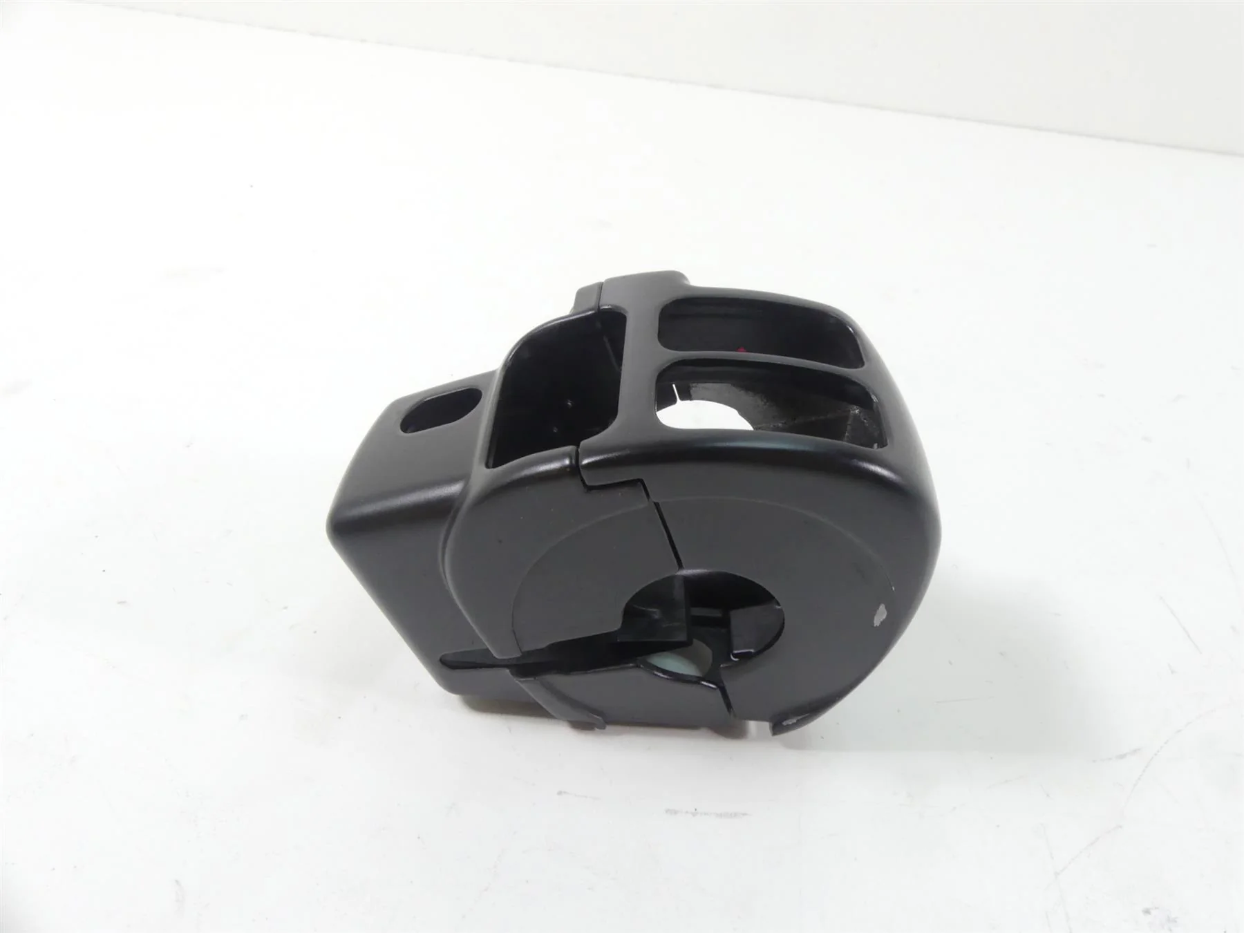 2016 Harley FXDLS Dyna Low Rider Left Hand Control Switch Housing 72920-11 - Image 2