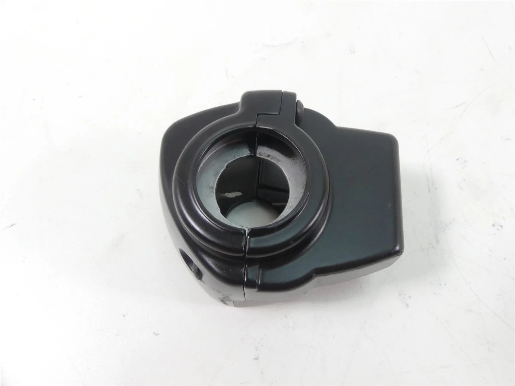 2016 Harley FXDLS Dyna Low Rider Left Hand Control Switch Housing 72920-11 - Image 3