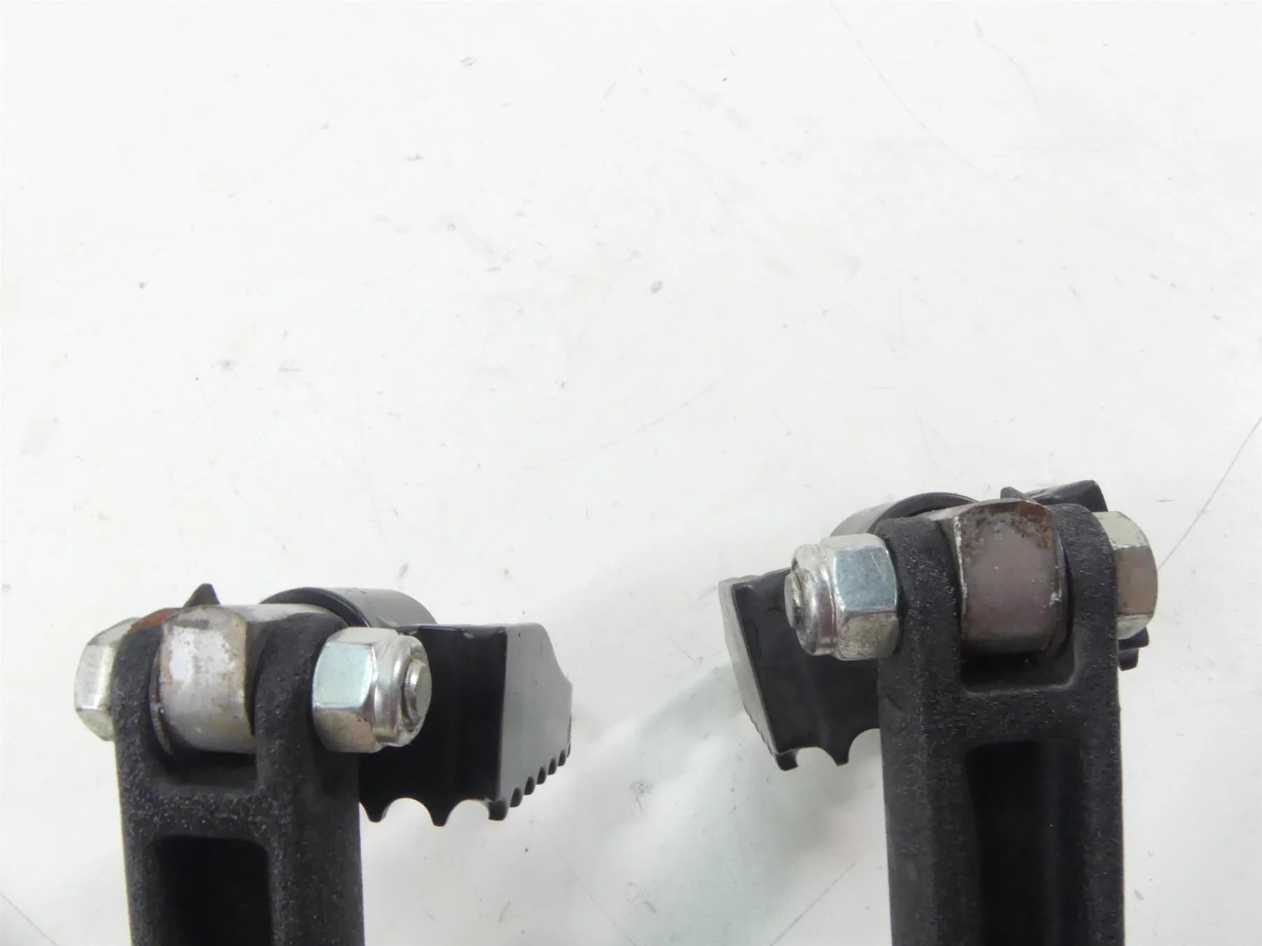 2016 Harley FXDLS Dyna Low Rider Rear Passenger Footpeg Foot Peg Set 49224-06A - Image 8