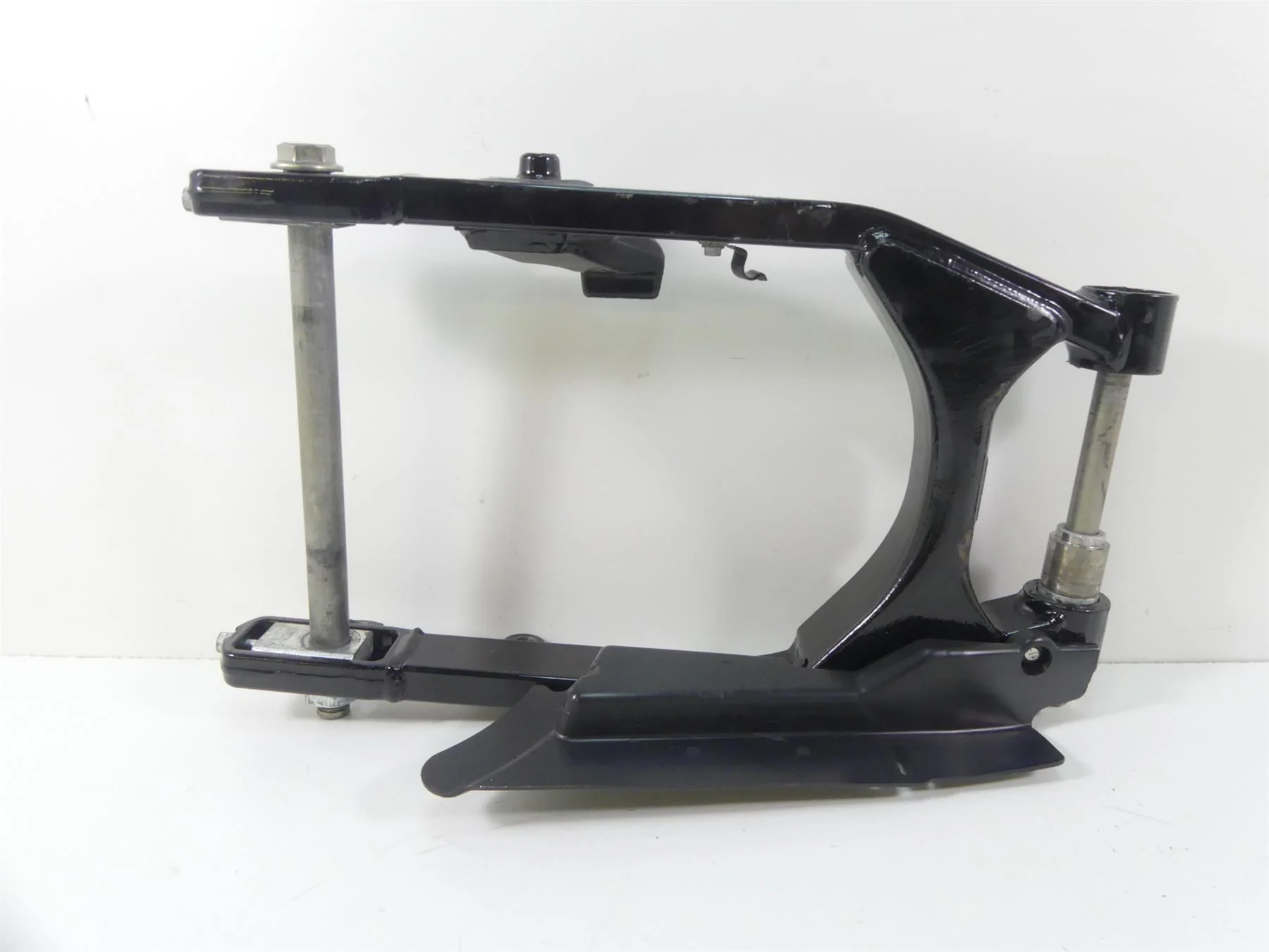 2016 Harley FXDLS Dyna Low Rider Rear Swingarm Swing Arm & 25mm Axle 47820-10 - Image 6