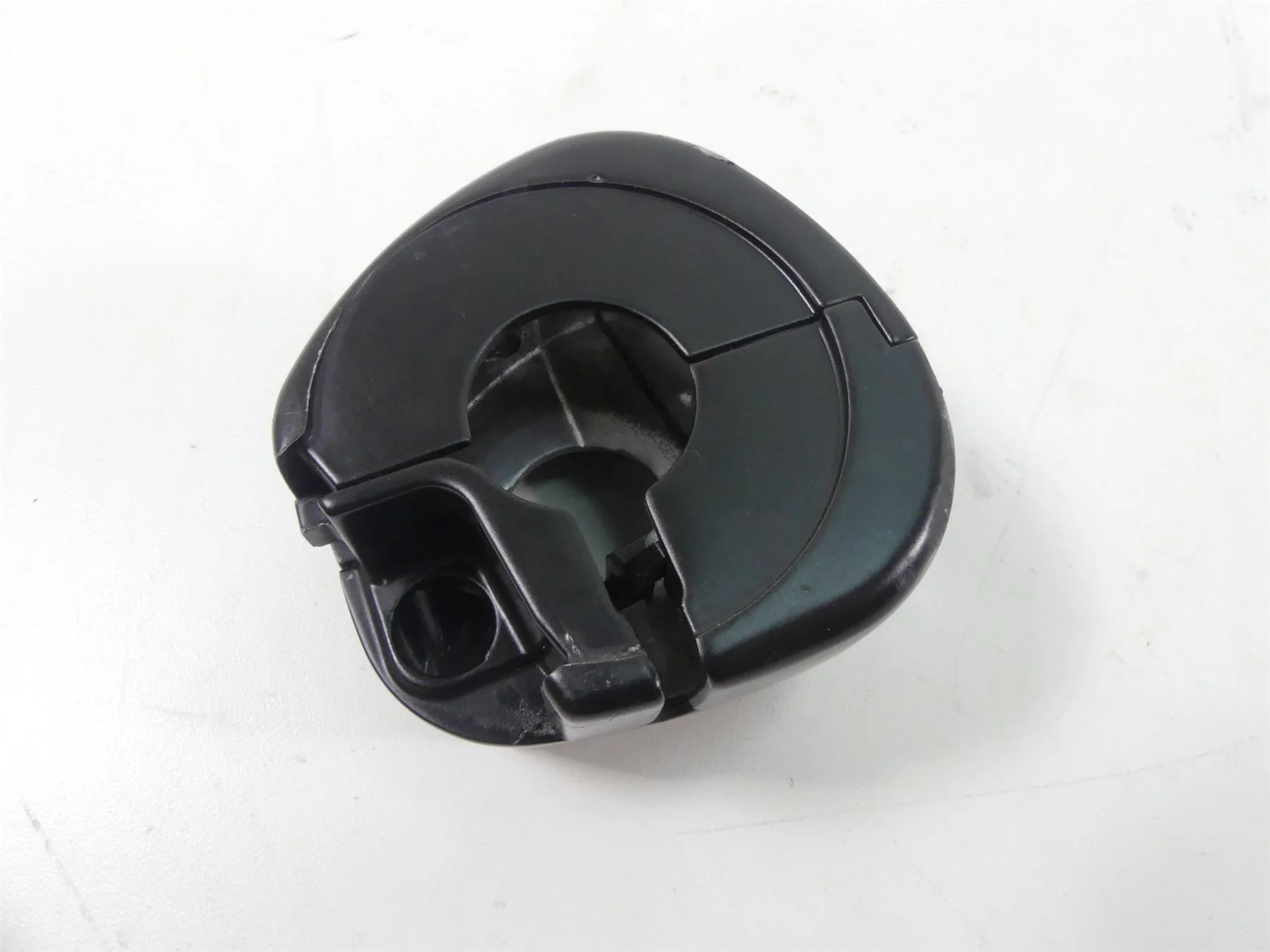 2016 Harley FXDLS Dyna Low Rider Right Hand Control Switch Housing 72921-11 - Image 7