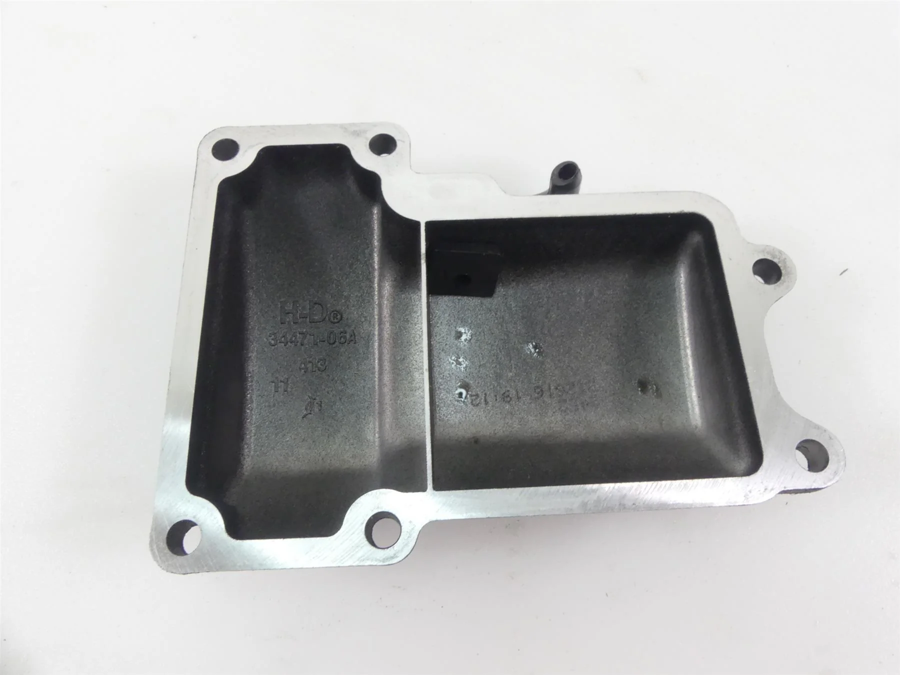 2016 Harley FXDLS Dyna Low Rider Upper Black Transmission Cover  34471-06A - Image 4