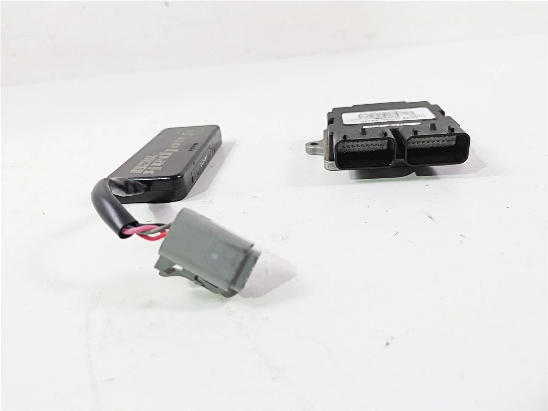 2016 Harley FXDWG Dyna Wide Glide Cdi Ecm Control Module + V&H Fuelpak 41000006A - Image 2