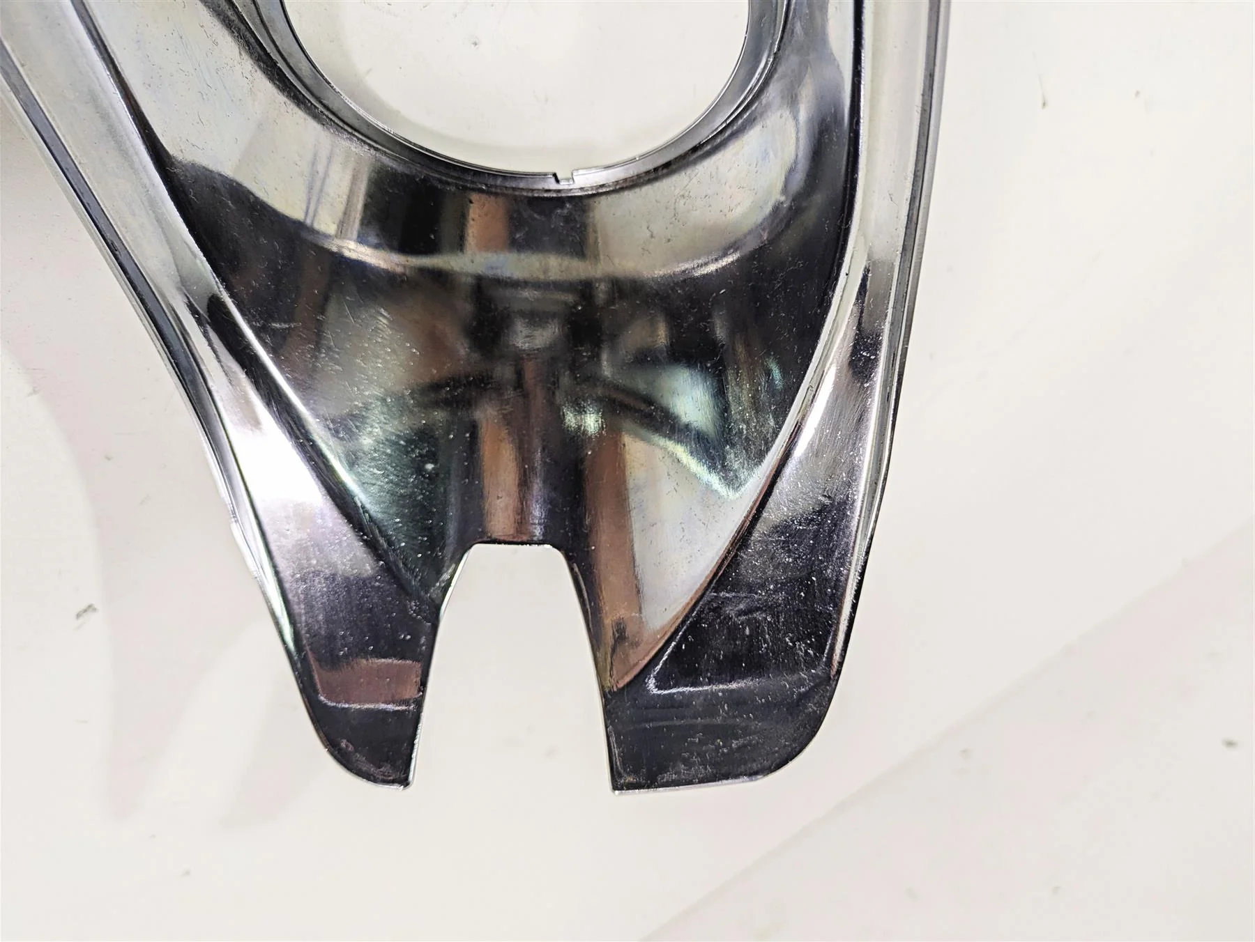 2016 Harley FXDWG Dyna Wide Glide Chrome Fuel Tank Dash Cover Console 70900048 - Image 11
