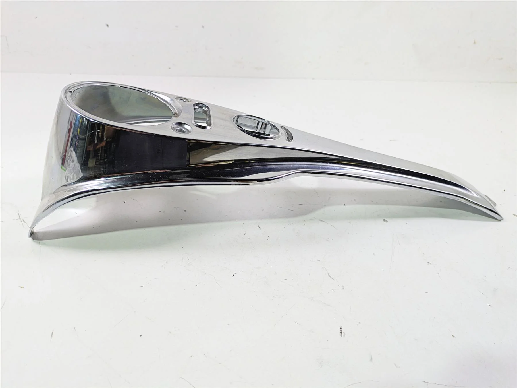 2016 Harley FXDWG Dyna Wide Glide Chrome Fuel Tank Dash Cover Console 70900048 - Image 2