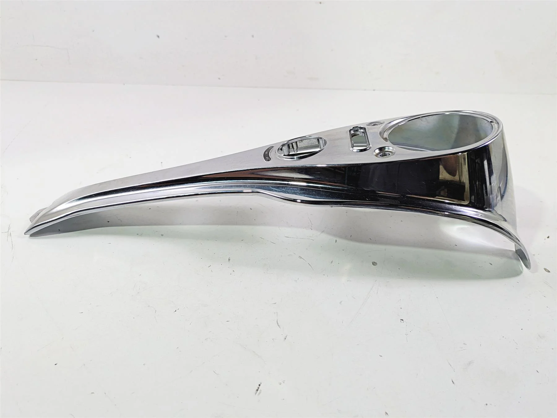 2016 Harley FXDWG Dyna Wide Glide Chrome Fuel Tank Dash Cover Console 70900048 - Image 4
