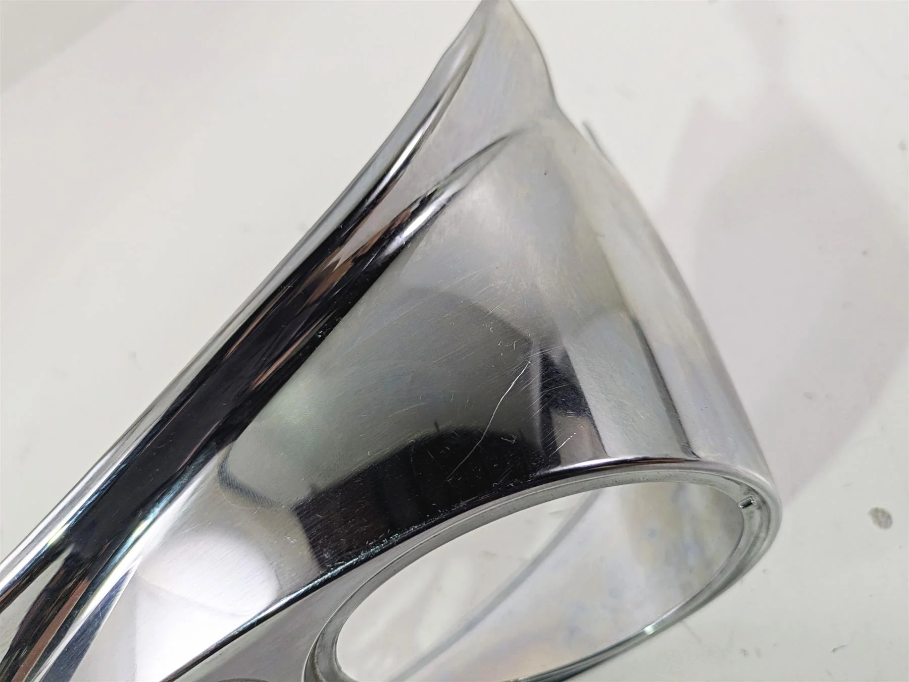 2016 Harley FXDWG Dyna Wide Glide Chrome Fuel Tank Dash Cover Console 70900048 - Image 6