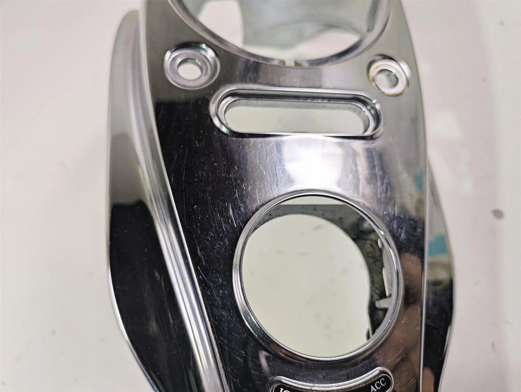 2016 Harley FXDWG Dyna Wide Glide Chrome Fuel Tank Dash Cover Console 70900048 - Image 7