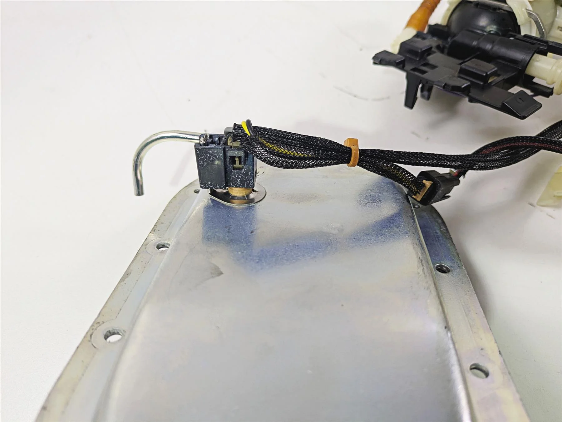 2016 Harley FXDWG Dyna Wide Glide Fuel Gas Petrol Pump 75246-04A - Image 10