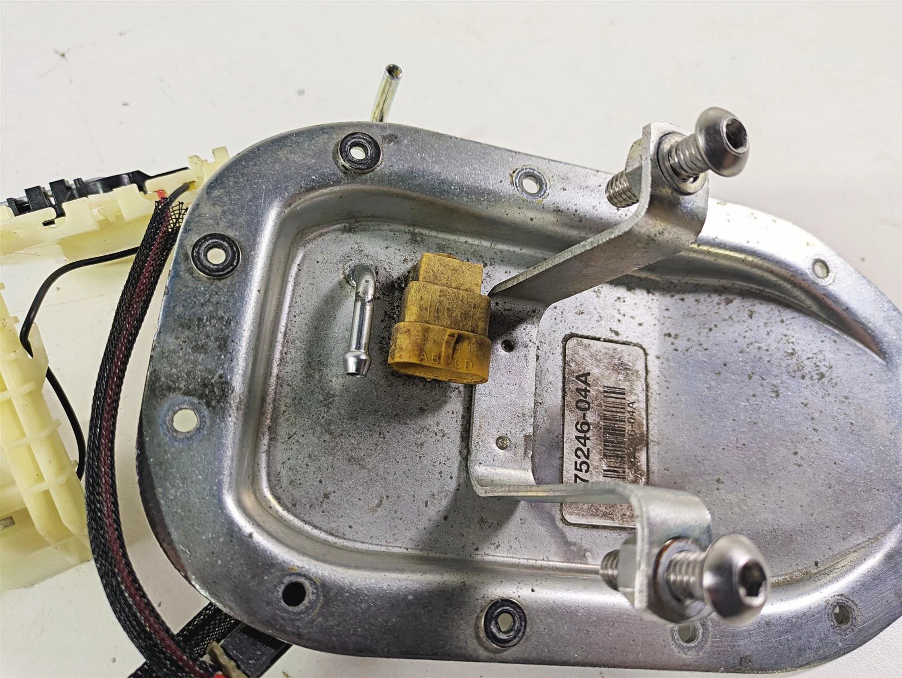 2016 Harley FXDWG Dyna Wide Glide Fuel Gas Petrol Pump 75246-04A - Image 6