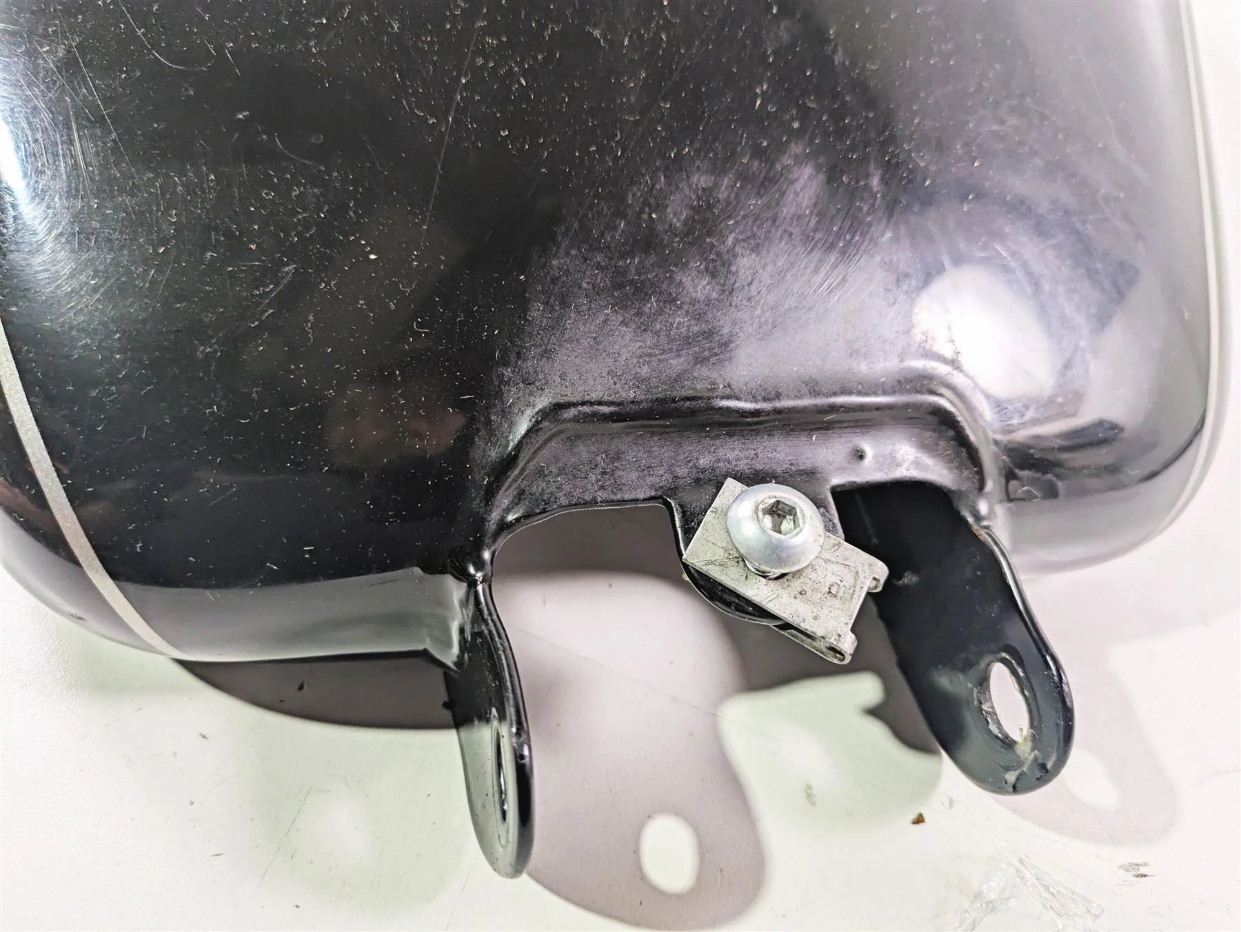 2016 Harley FXDWG Dyna Wide Glide Fuel Gas Petrol Tank - No Dent 61000707 - Image 11