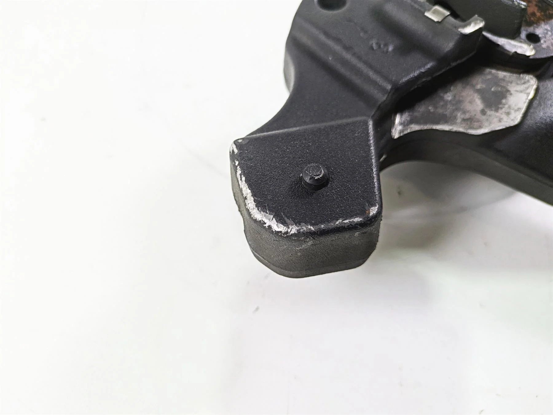 2016 Harley FXDWG Dyna Wide Glide Rear Brake Caliper + Mount 40908-08 - Image 12
