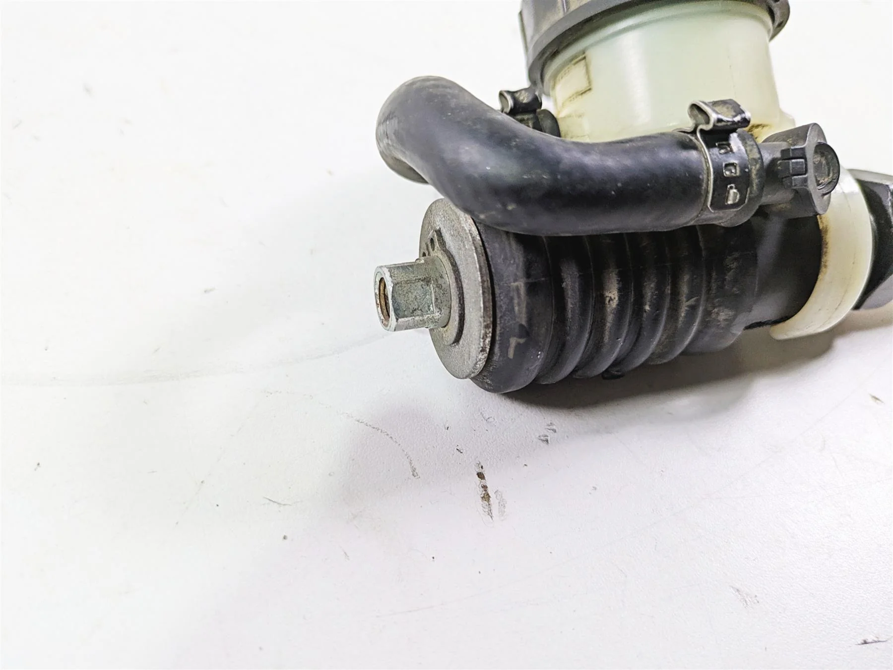 2016 Harley FXDWG Dyna Wide Glide Rear Brake Master Cylinder 41700065A - Image 12
