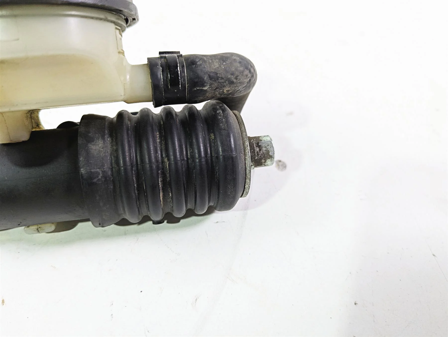 2016 Harley FXDWG Dyna Wide Glide Rear Brake Master Cylinder 41700065A - Image 9