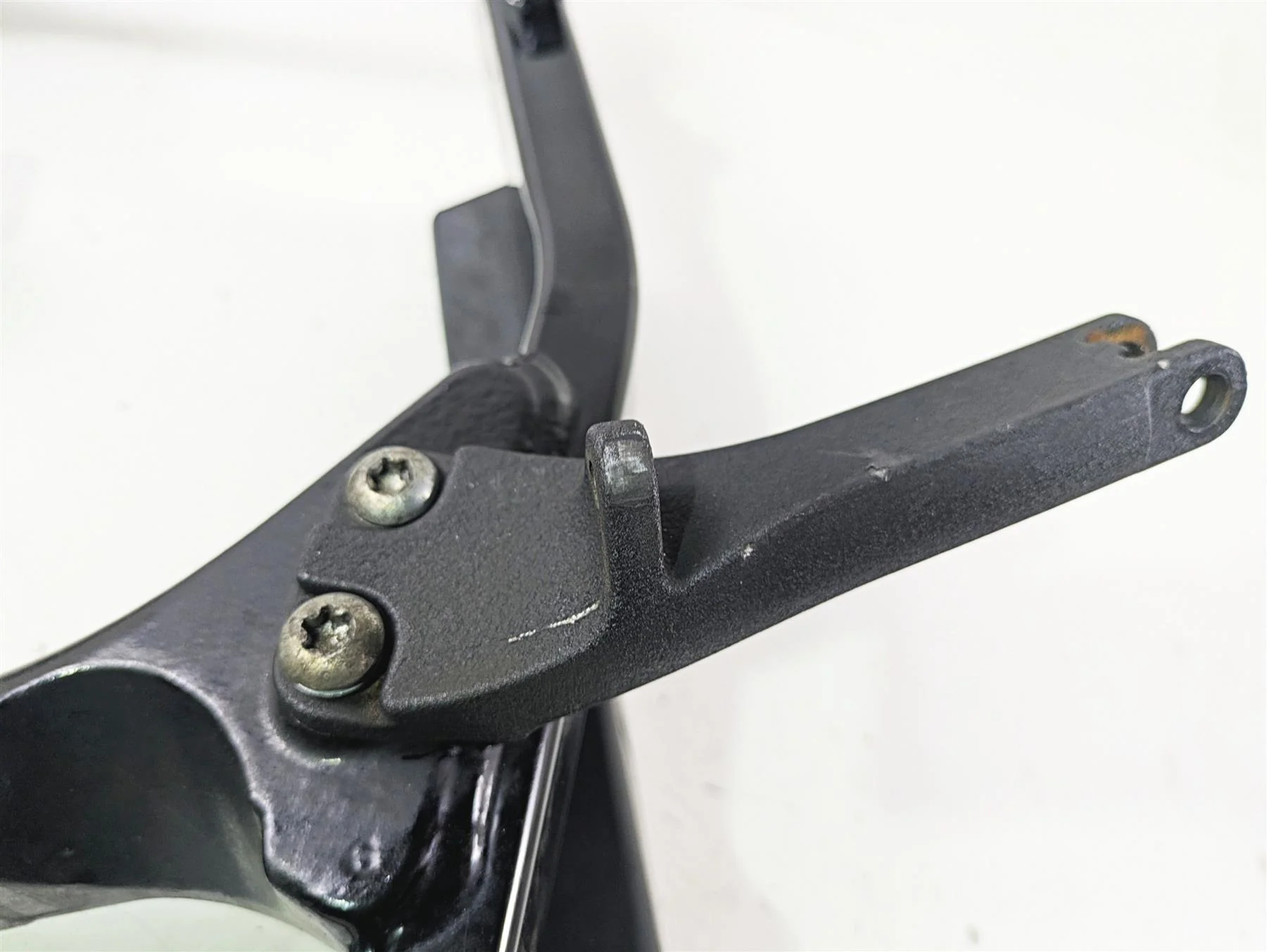 2016 Harley FXDWG Dyna Wide Glide Rear Swingarm & Rear Footpeg Mounts 47820-10 - Image 10