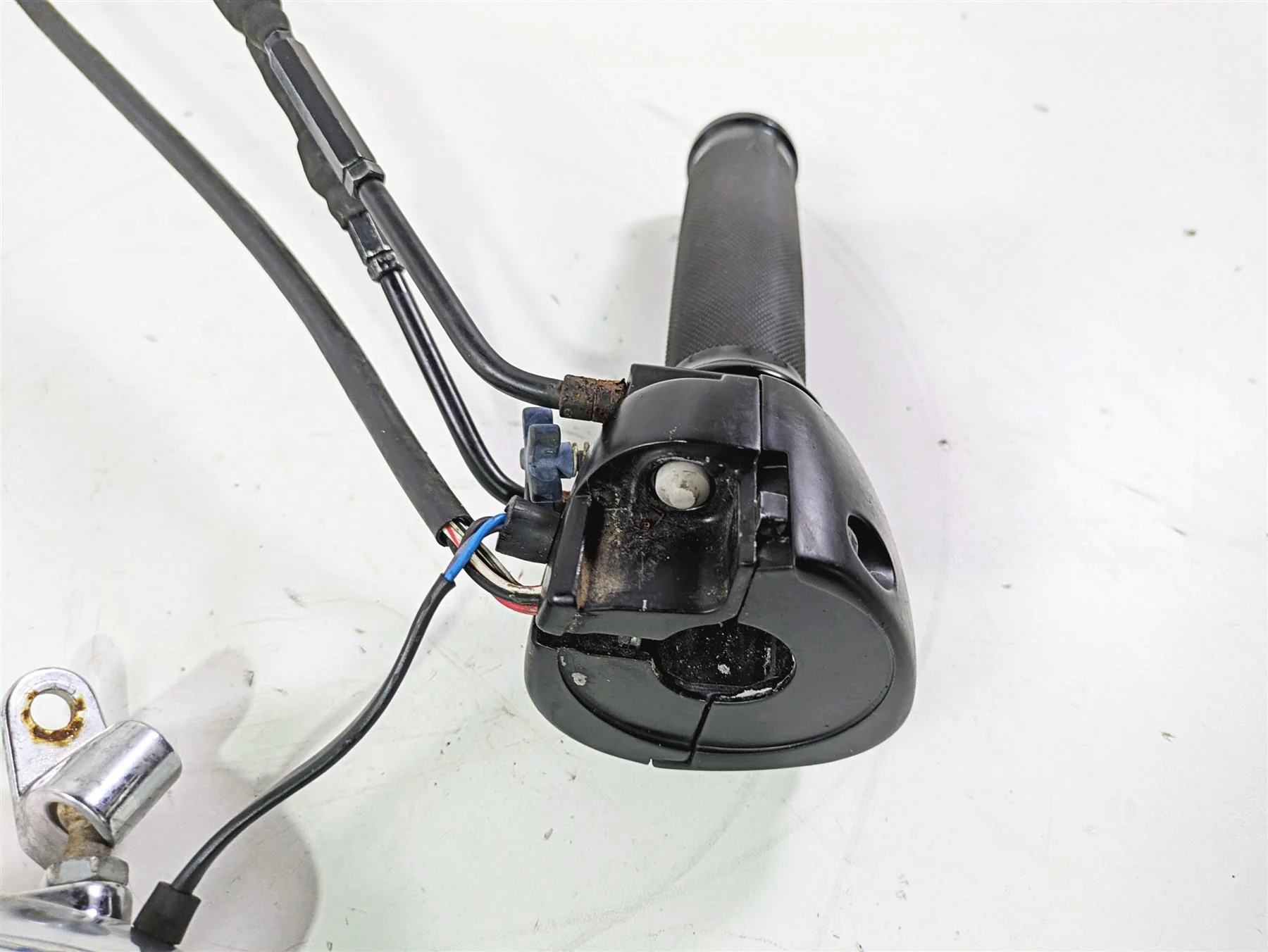 2016 Harley FXDWG Dyna Wide Glide Right Hand Control Switch Set 71500360 - Image 10