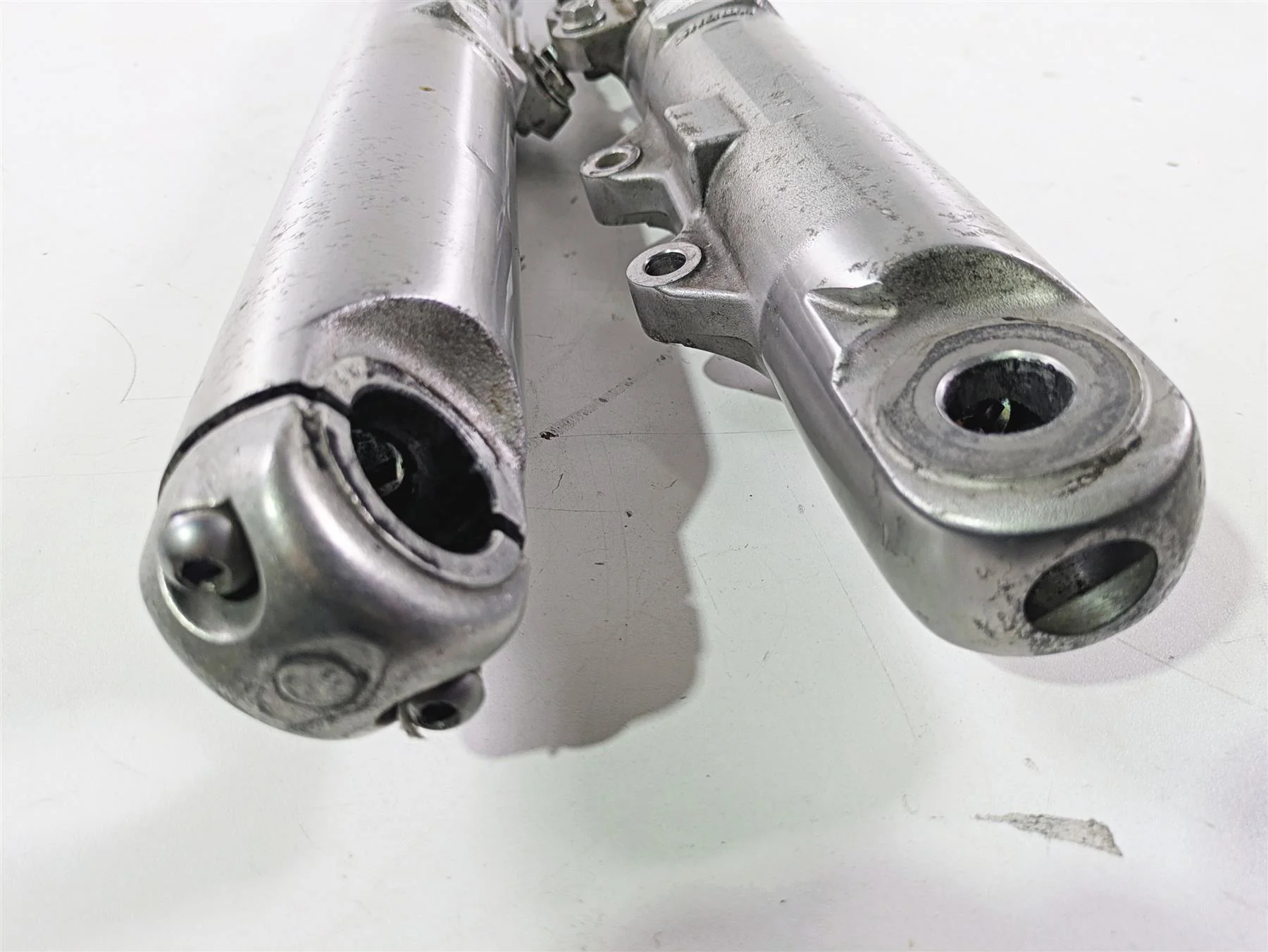 2016 Harley FXDWG Dyna Wide Glide Straight Front Fork Leg Set 49mm 48803-10 - Image 8
