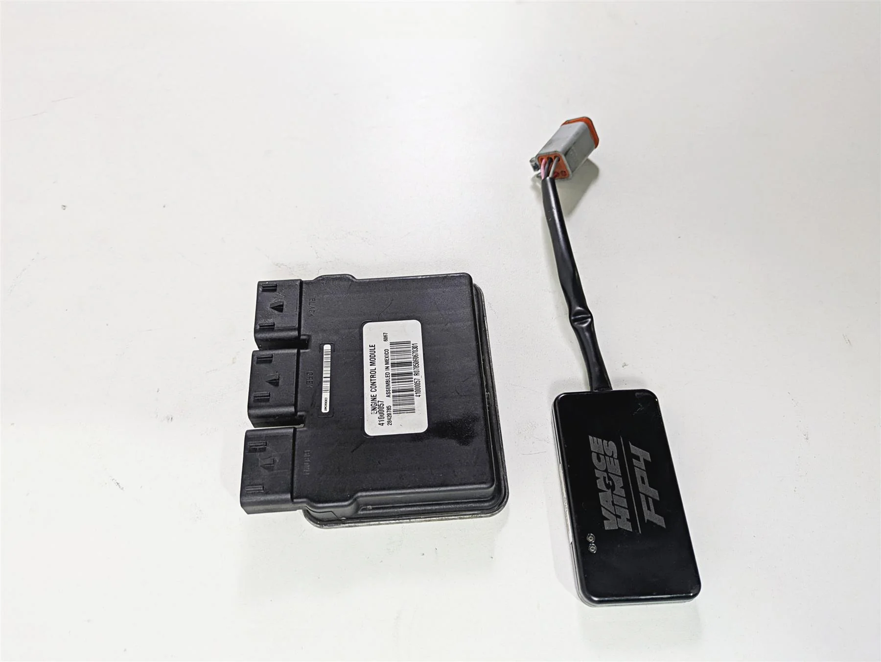 2016 Harley Touring FLHR Road King  Cdi Ecm Ecu Engine Control Module & FP4 Vance Hines Fuel Pak 66043 41000057 - Image 2