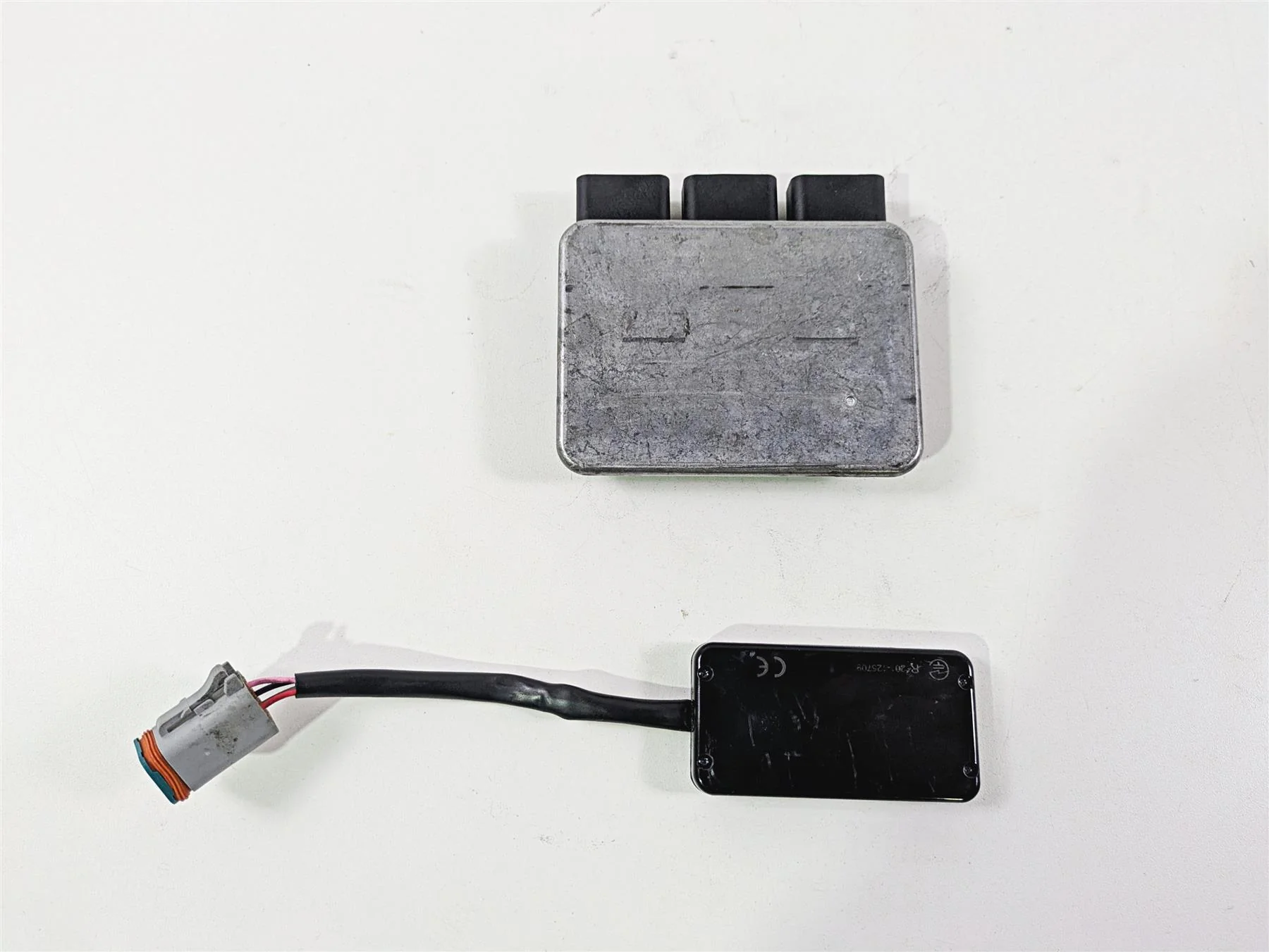 2016 Harley Touring FLHR Road King  Cdi Ecm Ecu Engine Control Module & FP4 Vance Hines Fuel Pak 66043 41000057 - Image 8