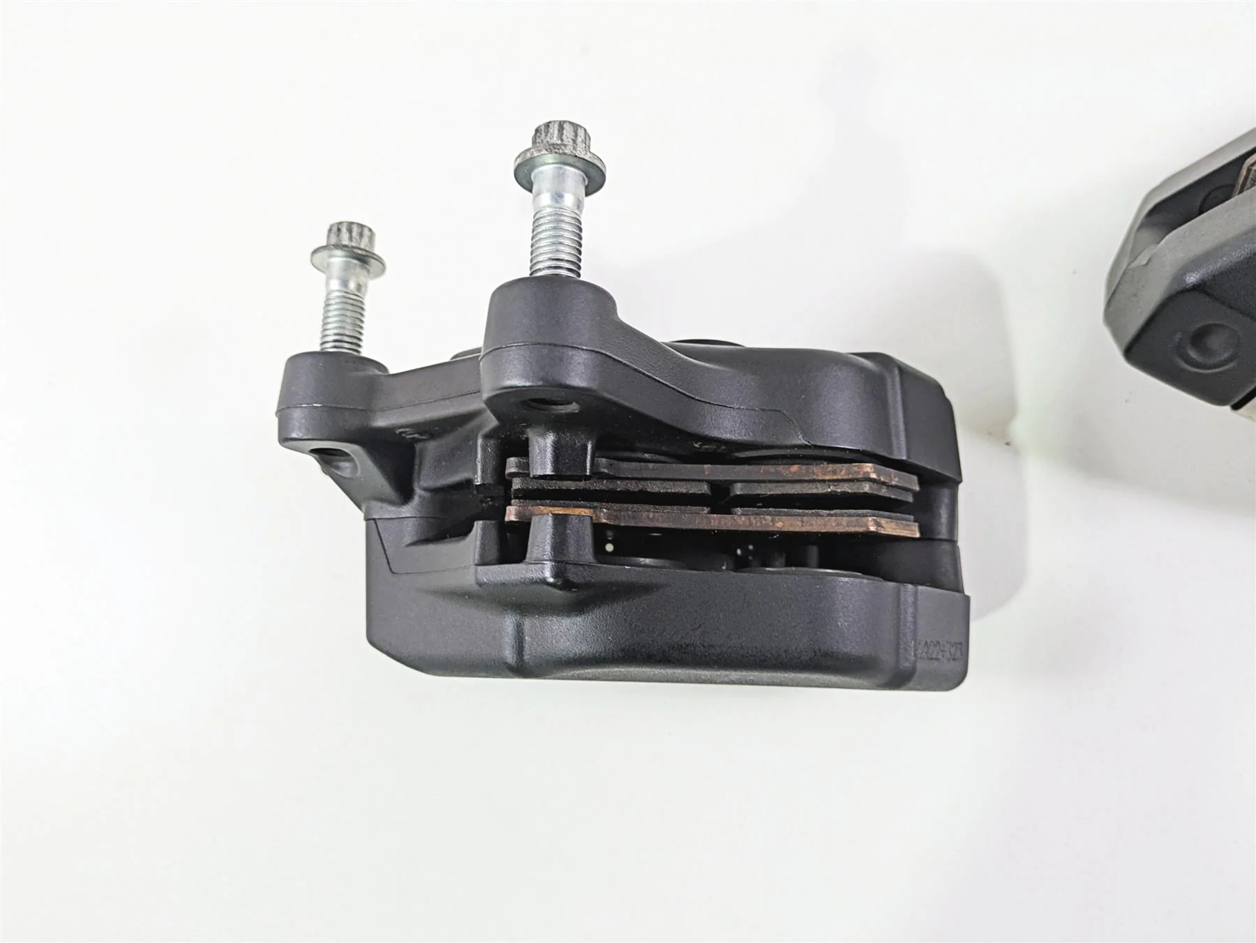 2016 Harley Touring FLHR Road King  Front Brake Caliper Set 43027-08 44023-08 - Image 11