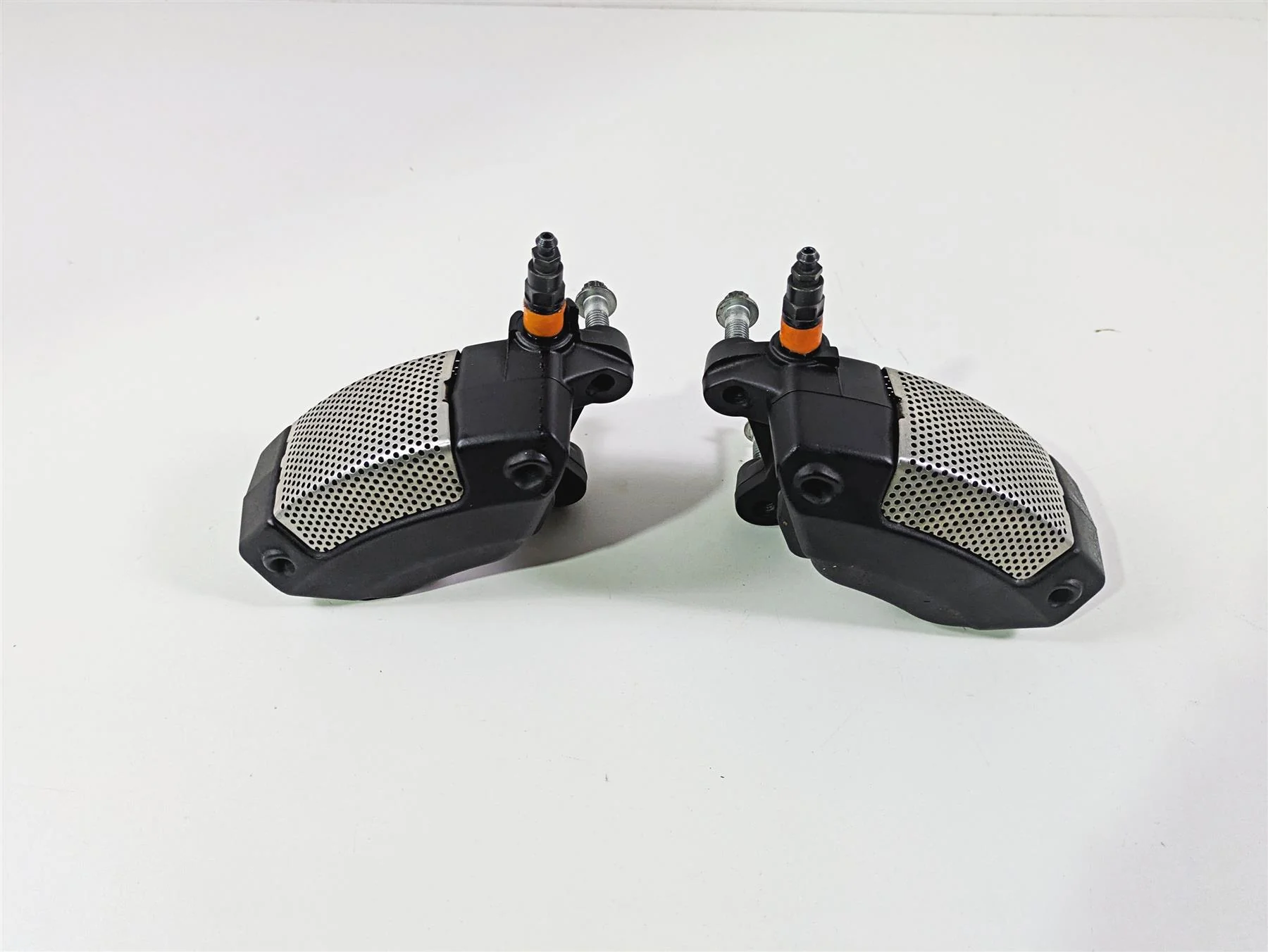 2016 Harley Touring FLHR Road King  Front Brake Caliper Set 43027-08 44023-08 - Image 3