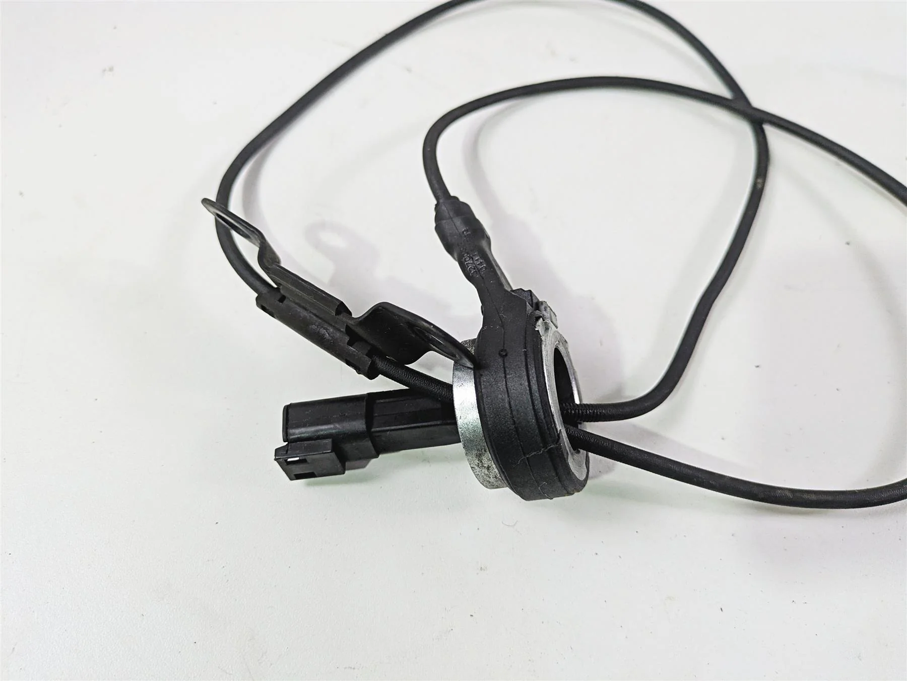 2016 Harley Touring FLHR Road King  Front Rear Abs Wheel Speed Sensors 32700017 - Image 12