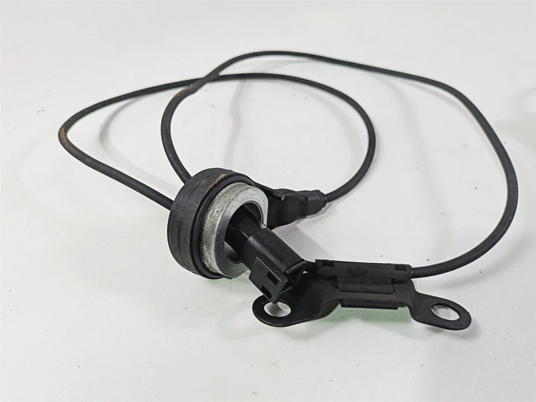 2016 Harley Touring FLHR Road King  Front Rear Abs Wheel Speed Sensors 32700017 - Image 5