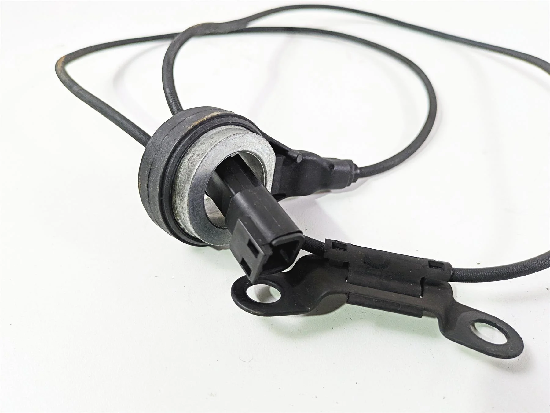 2016 Harley Touring FLHR Road King  Front Rear Abs Wheel Speed Sensors 32700017 - Image 9