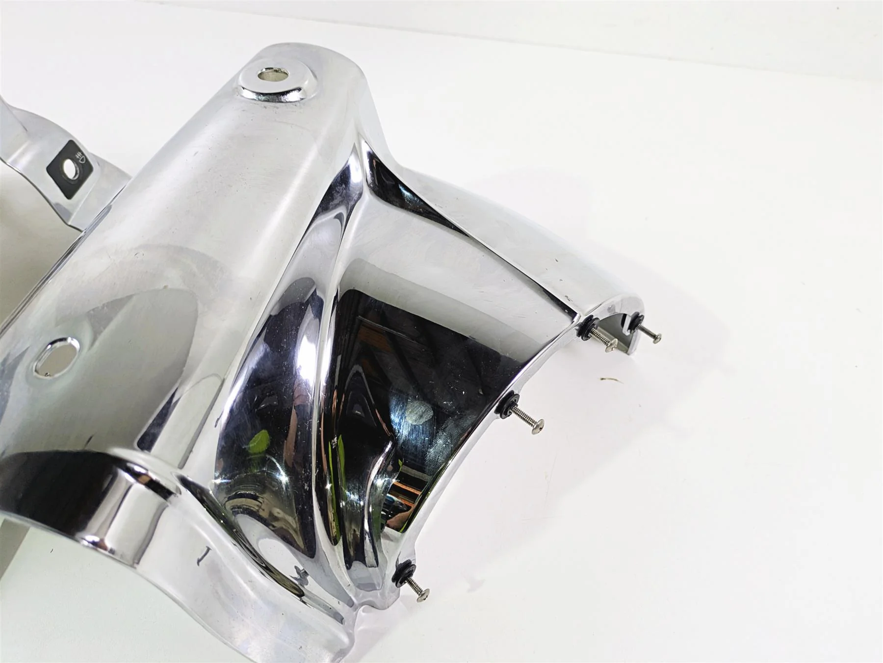 2016 Harley Touring FLHR Road King  Headlight Nacelle Cover Set 61300095 - Image 6