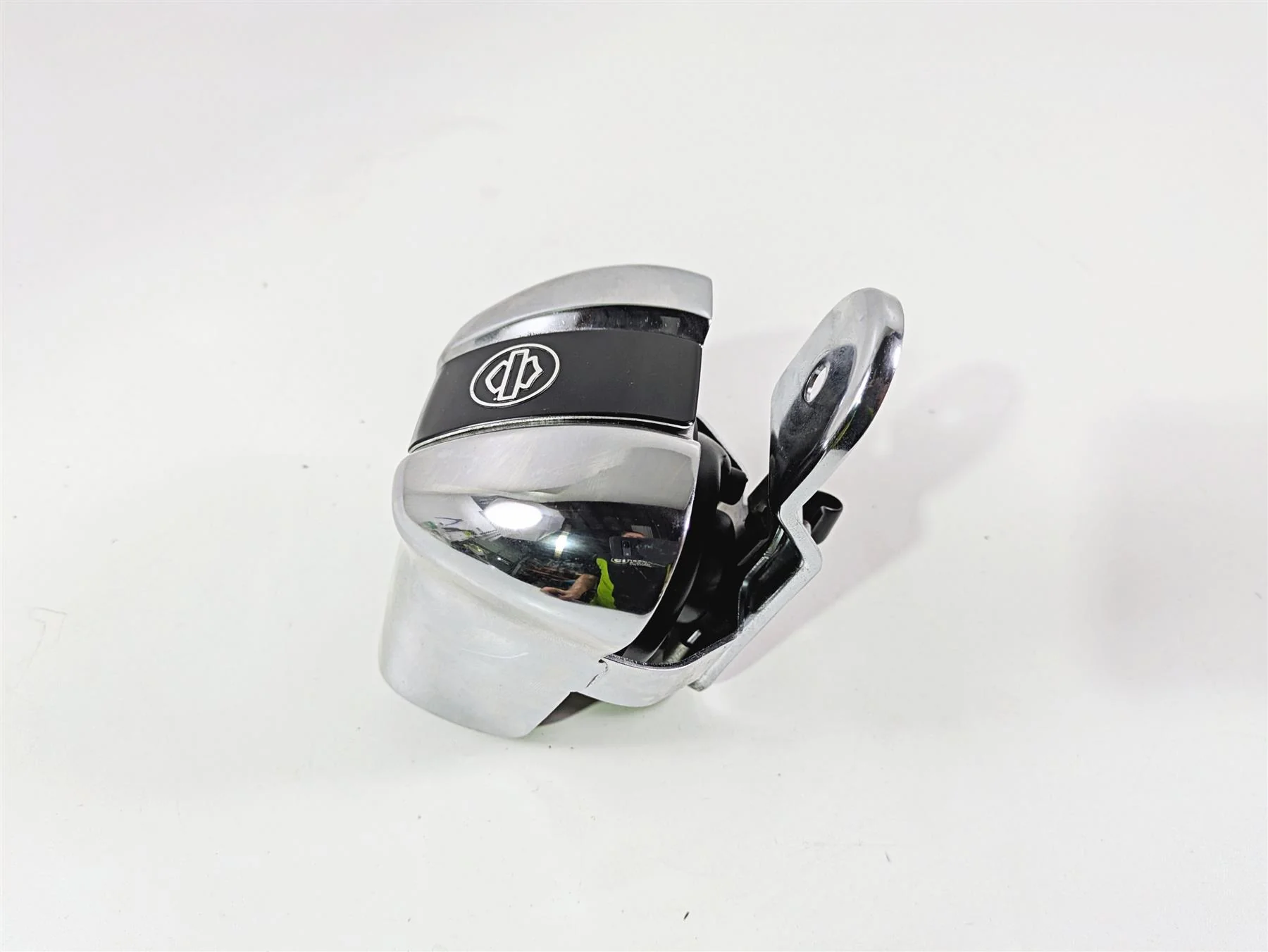 2016 Harley Touring FLHR Road King  Horn With Cover 61300478A - Image 2