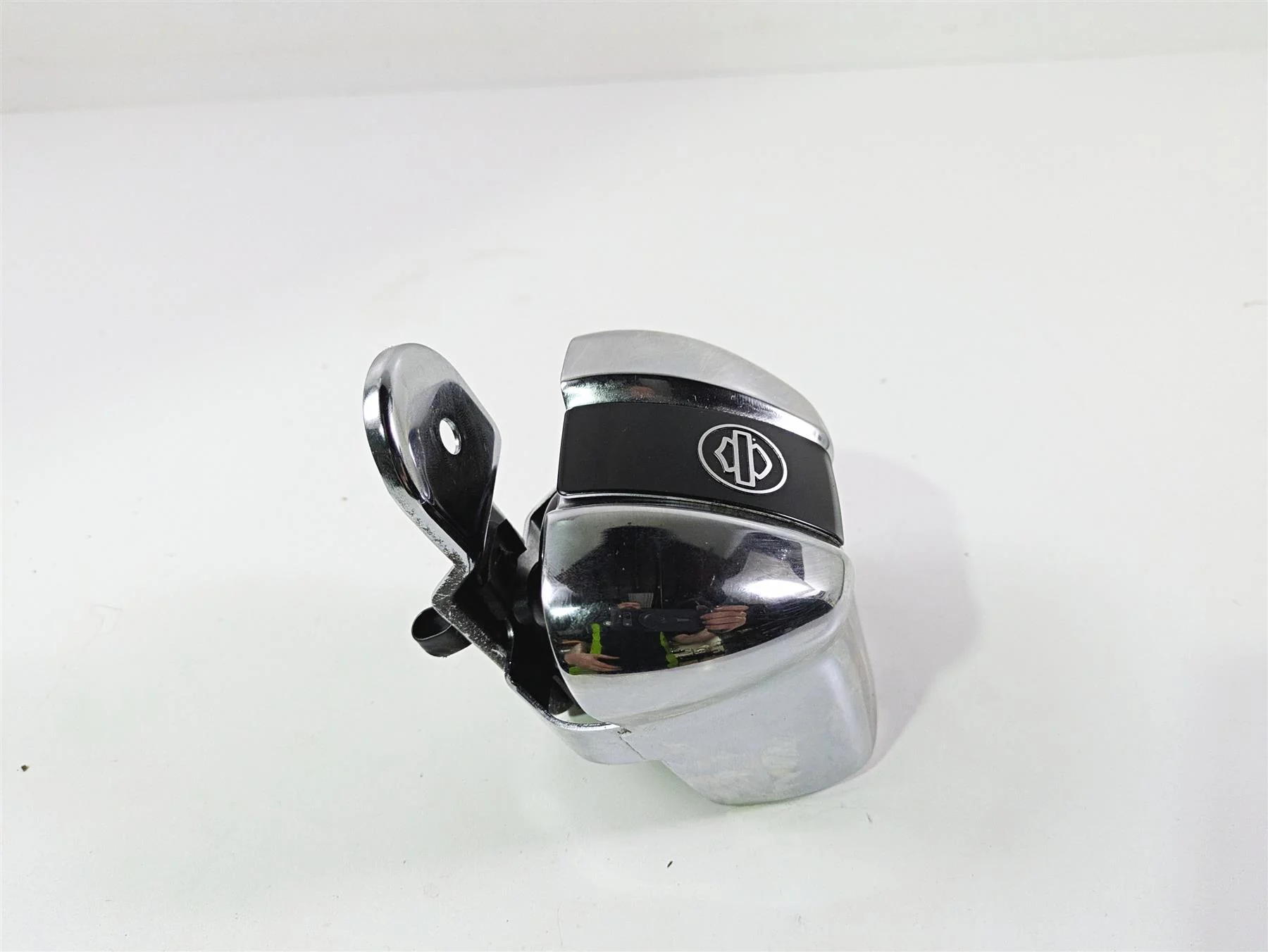 2016 Harley Touring FLHR Road King  Horn With Cover 61300478A - Image 4