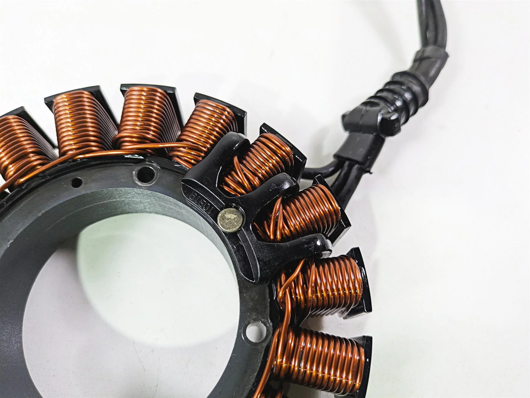 2016 Harley Touring FLHR Road King  Ignition Alternator Stator 29987-06D - Image 9