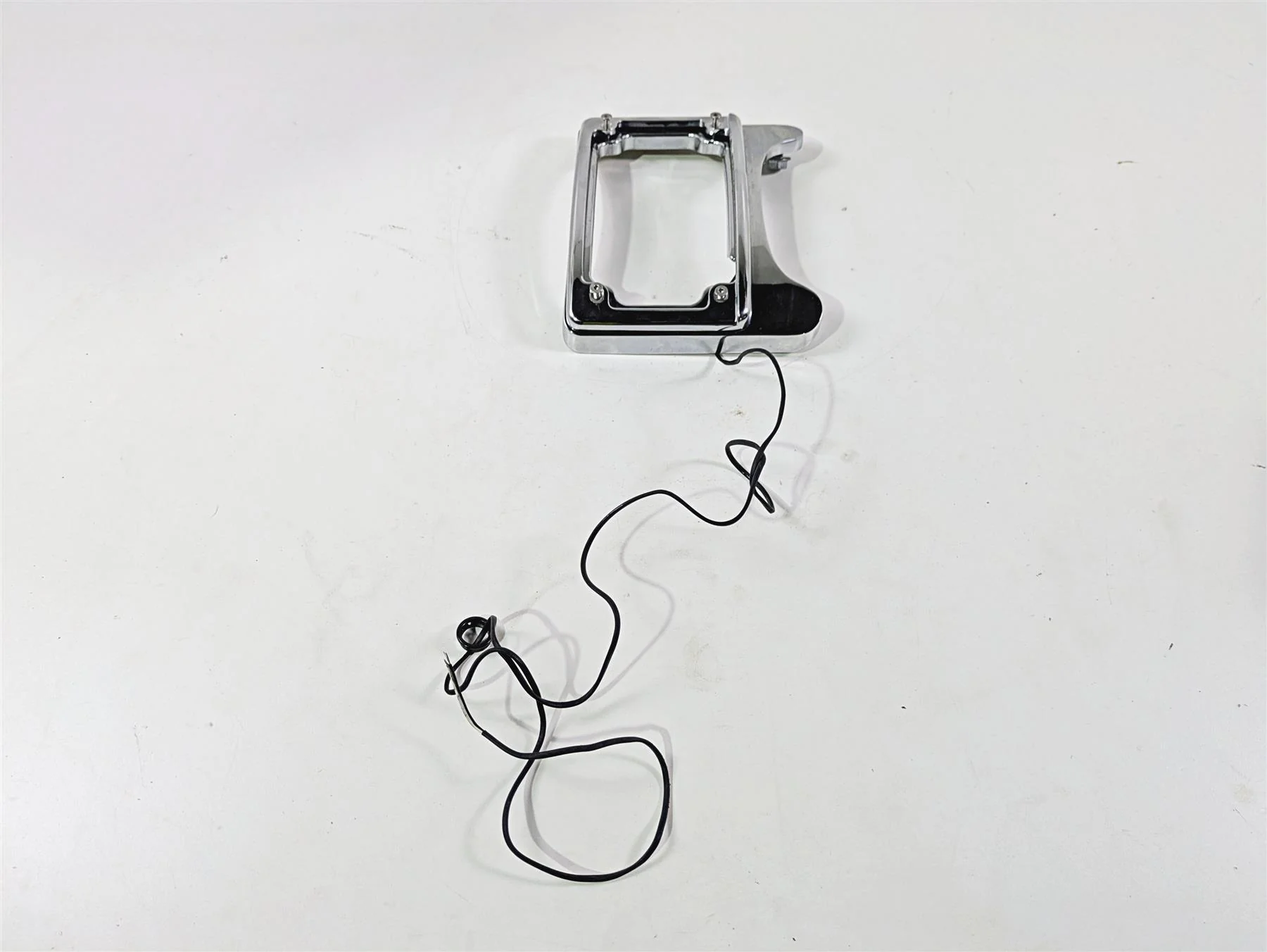 2016 Harley Touring FLHR Road King  Rear License Plate Holder - Read - Image 4