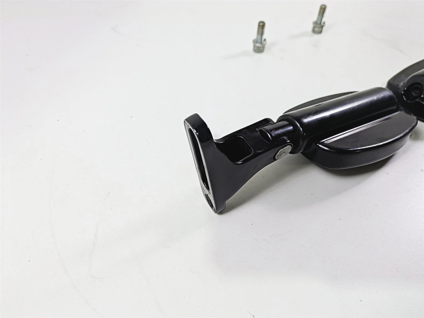 2016 Harley Touring FLHR Road King Rear Passenger Footpeg Set Black 50500146 - Image 10