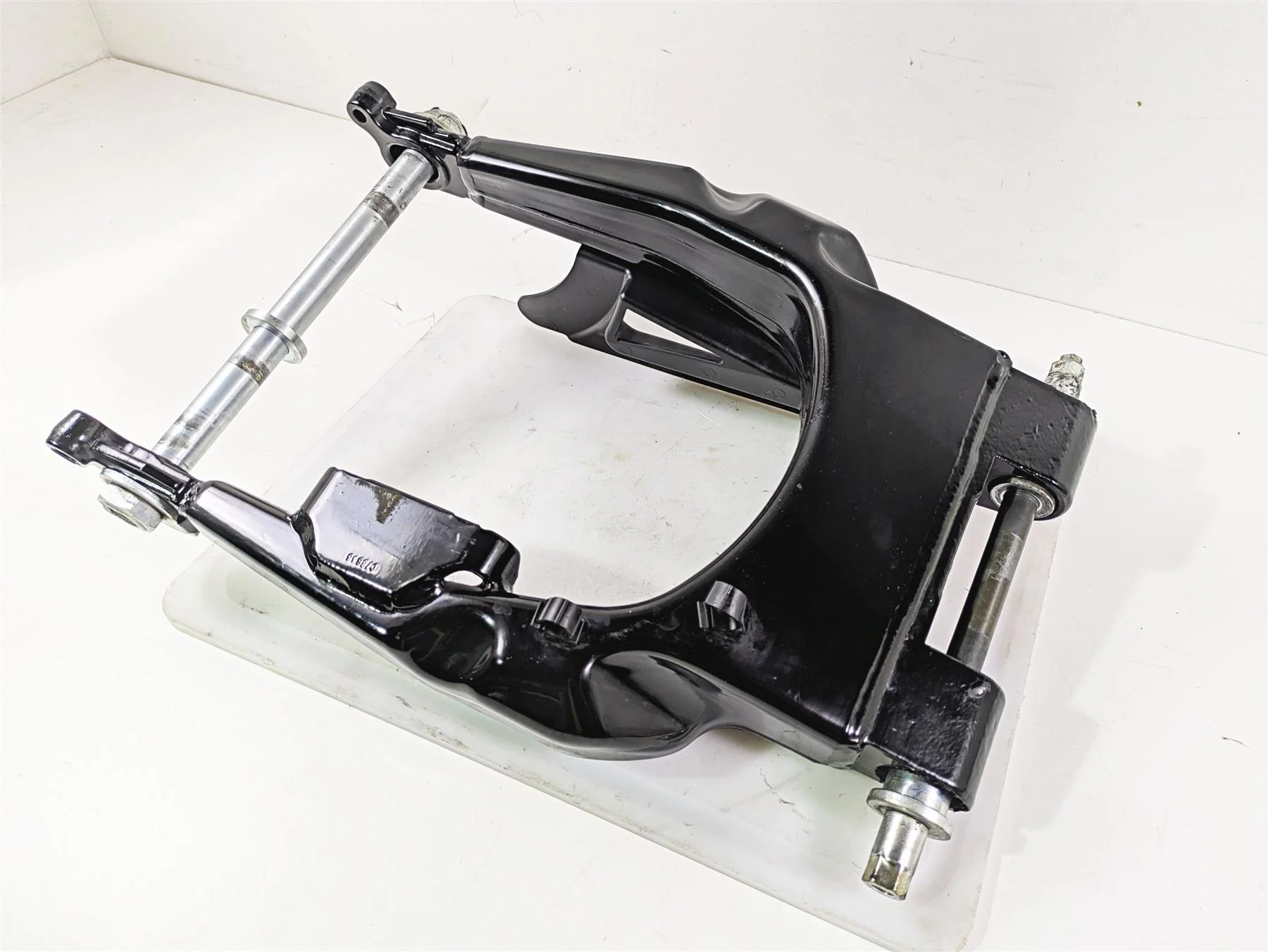 2016 Harley Touring FLHR Road King  Rear Swing Arm Swingarm 47549-09A - Image 12