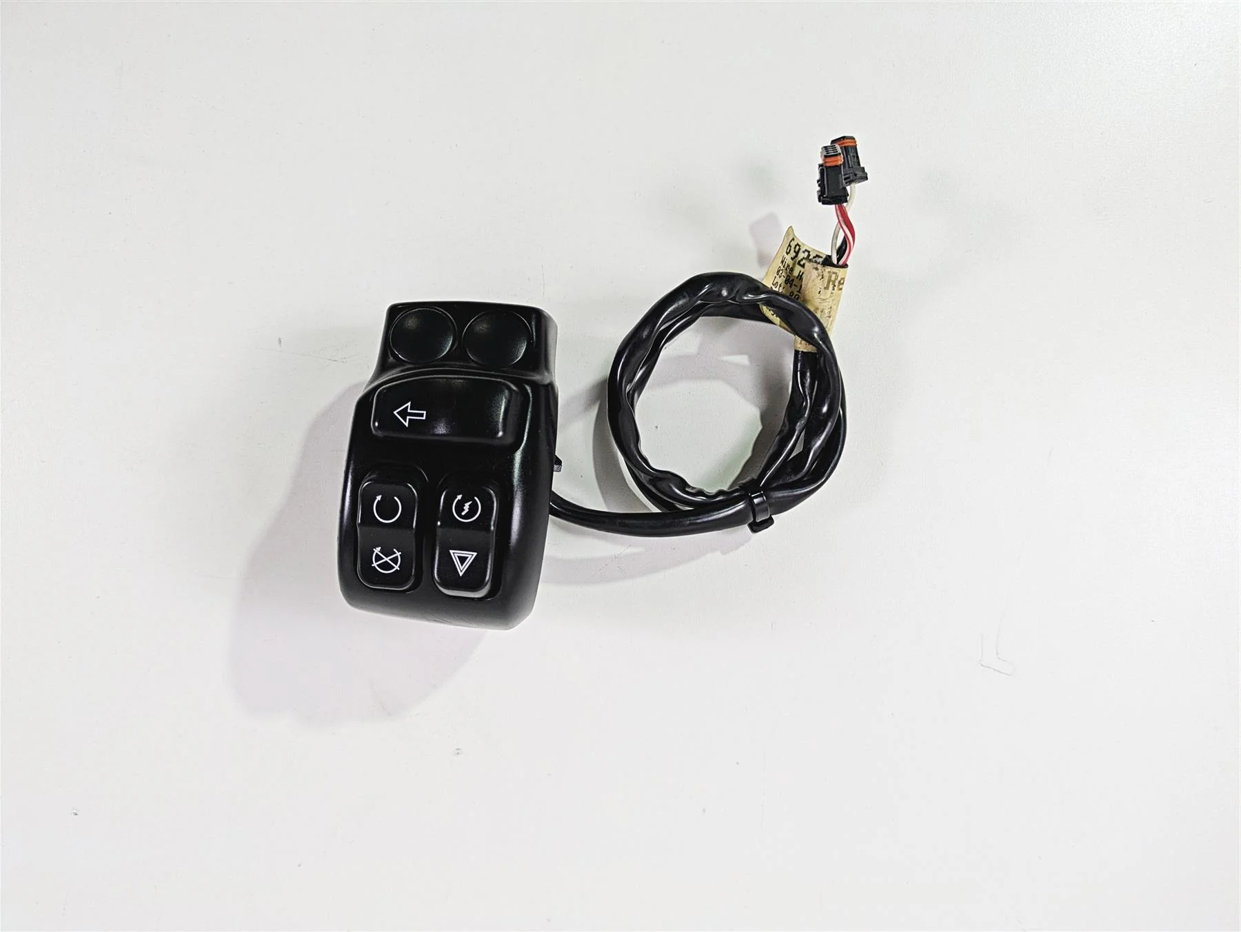 2016 Harley Touring FLHR Road King  Right Hand Control Switch 71500127C - Image 5