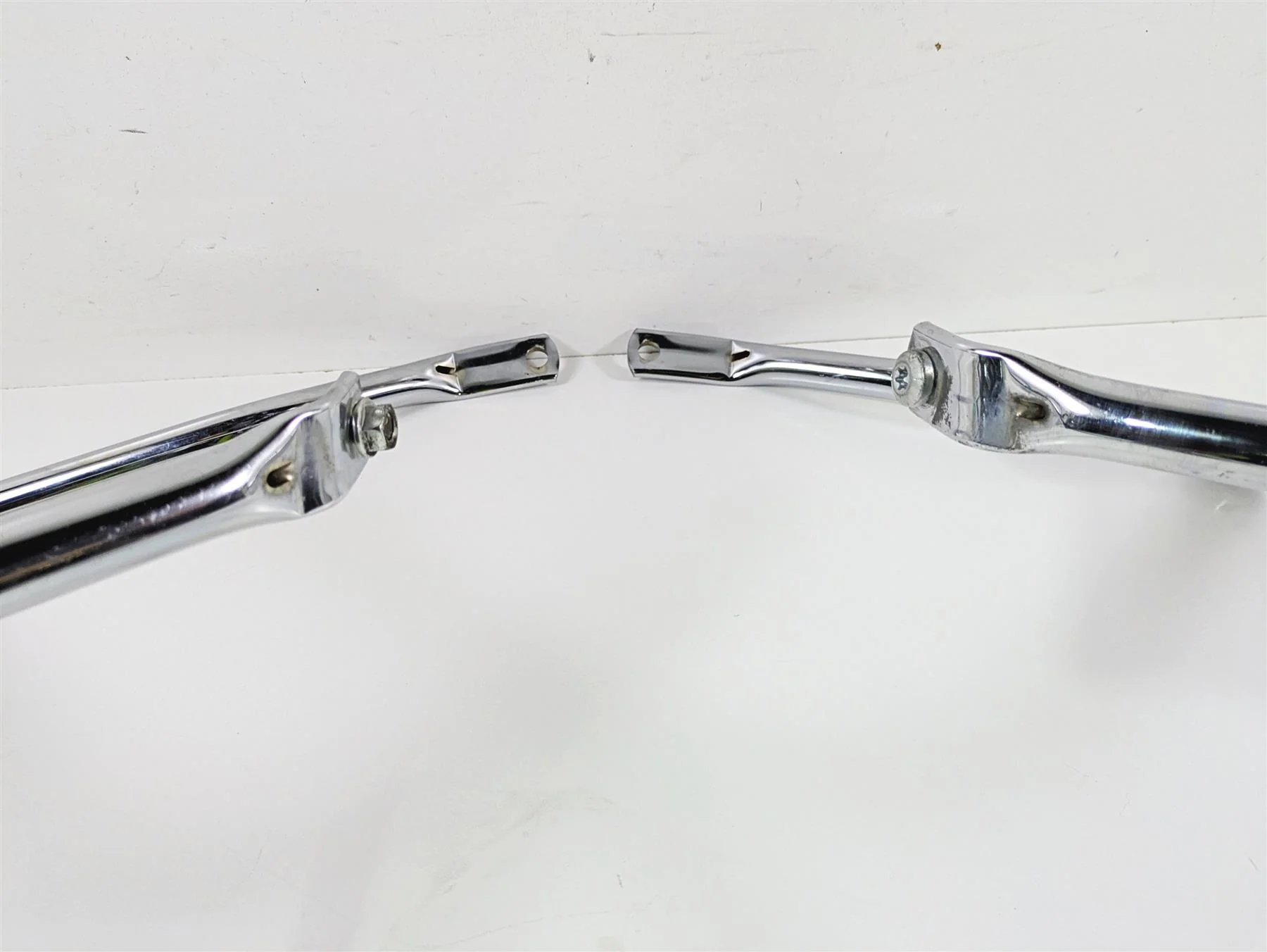 2016 Harley Touring FLHR Road King  Saddlebag Rail Guard Set 90200506 90200507 - Image 7