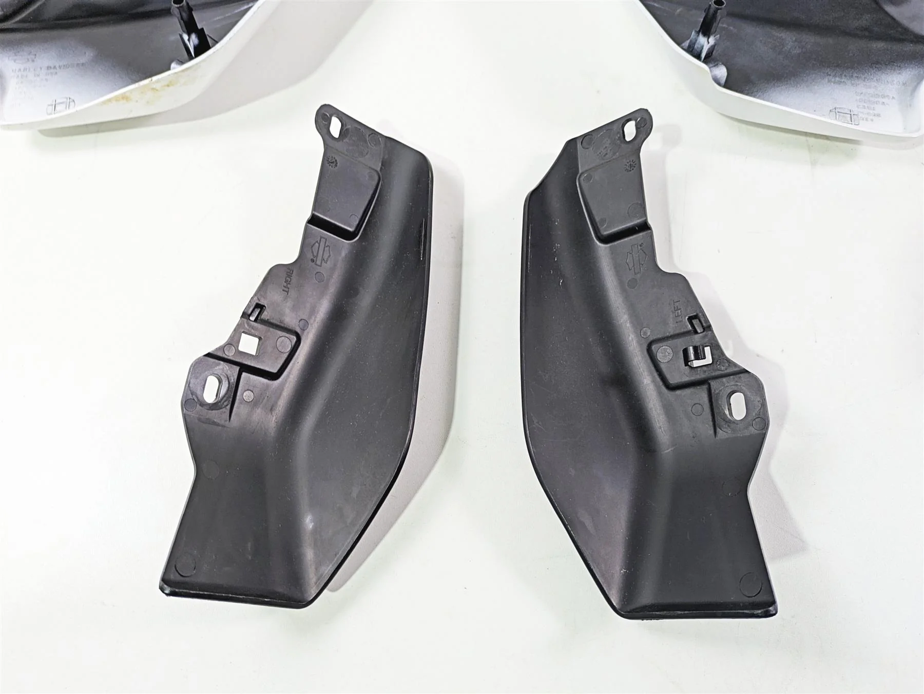 2016 Harley Touring FLHR Road King  Side Cover Deflector Set 66048-09A 66250-09 - Image 10