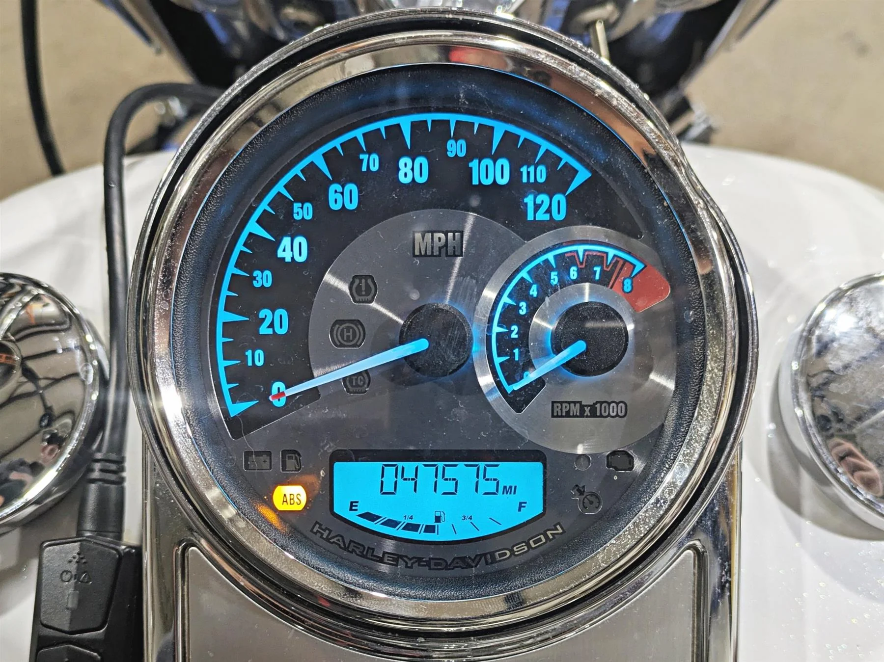 2016 Harley Touring FLHR Road King  Speedometer Speedo Gauge - 47k 70900389C - Image 2