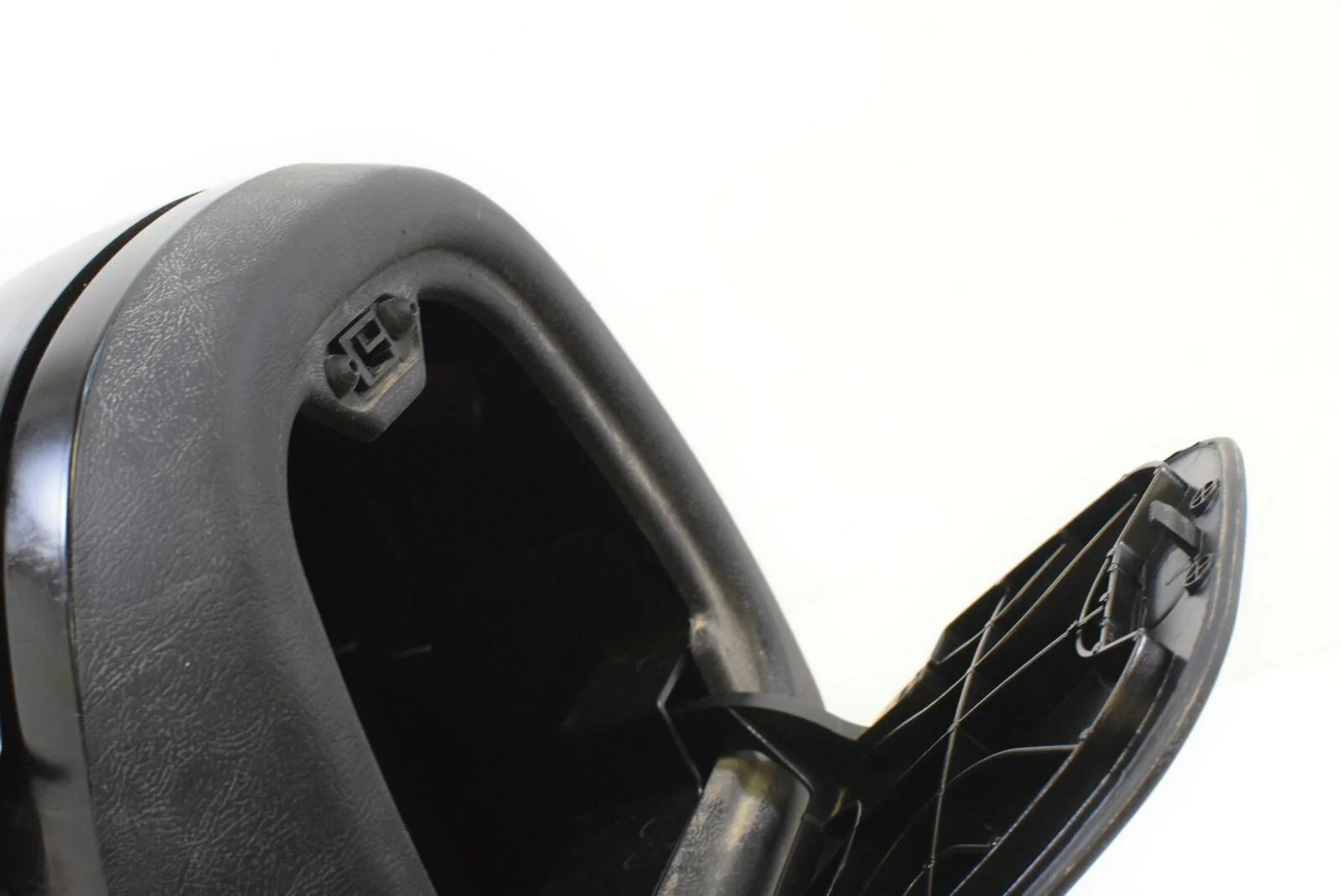 2016 Harley Touring FLHTCU Electra Glide Right Lower Leg Fairing Cover 57100114 - Image 3