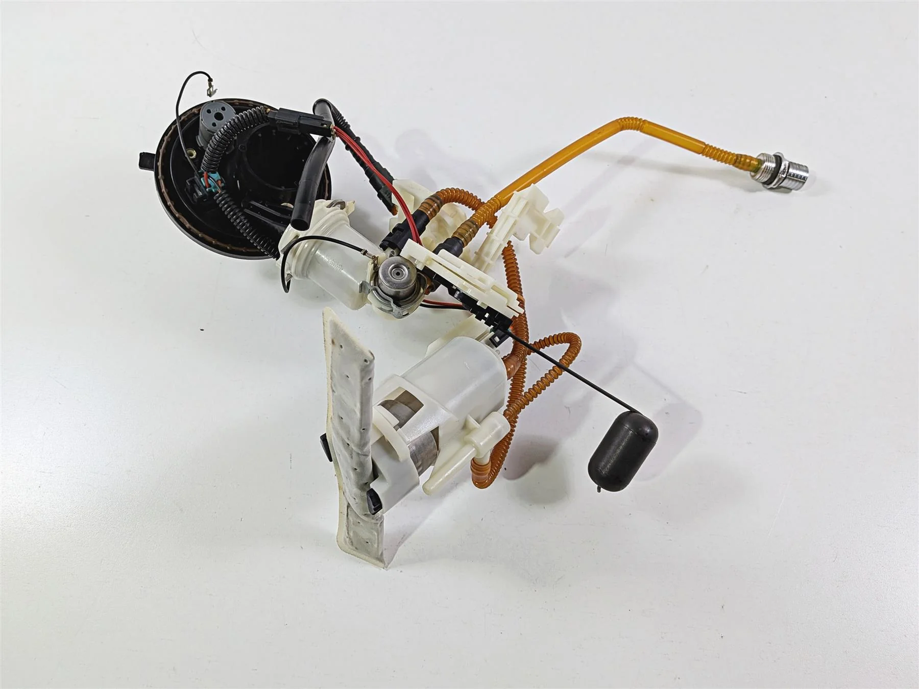 2016 Harley Touring FLHX Street Glide Fuel Gas Pump & Sending Unit 62908-08 - Image 13