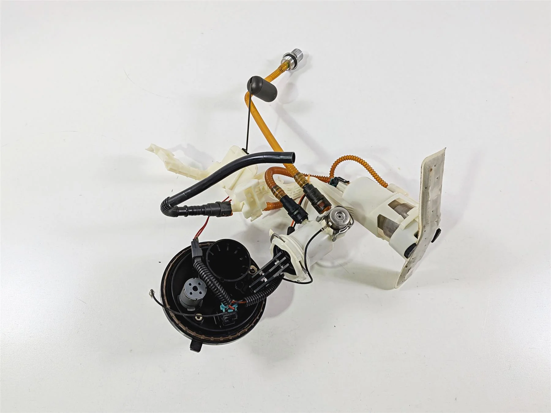 2016 Harley Touring FLHX Street Glide Fuel Gas Pump & Sending Unit 62908-08 - Image 7