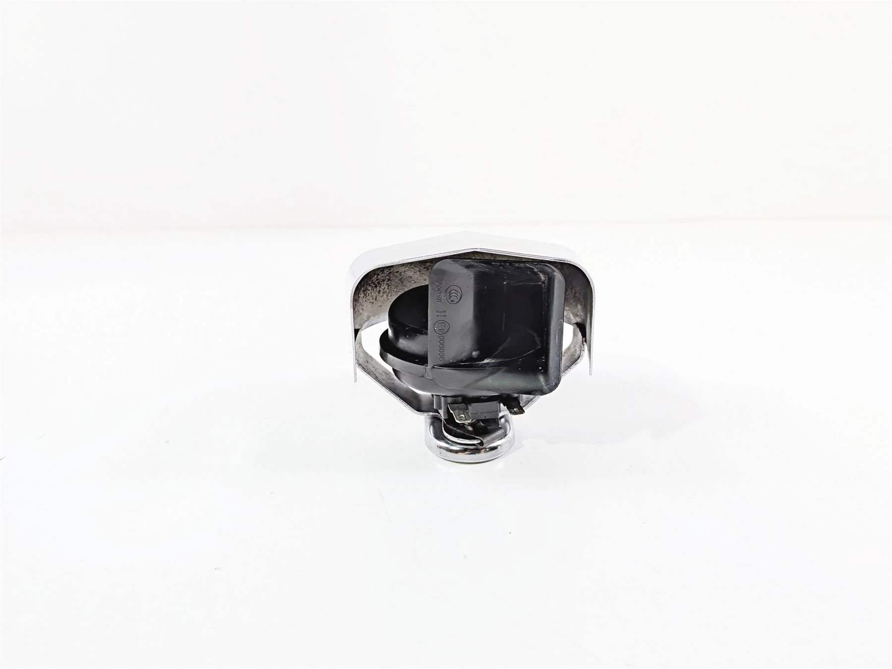 2016 Harley Touring FLHX Street Glide Horn & Chrome Cover 61300478 - Image 3