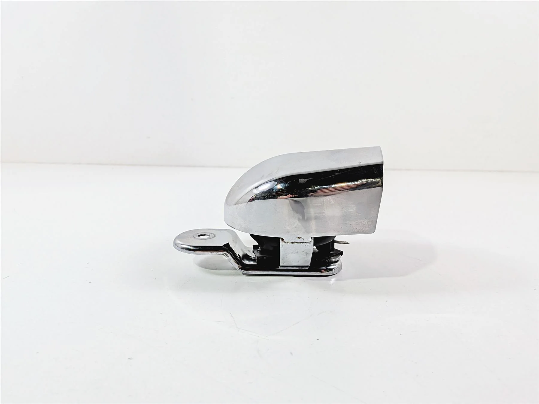 2016 Harley Touring FLHX Street Glide Horn & Chrome Cover 61300478 - Image 4