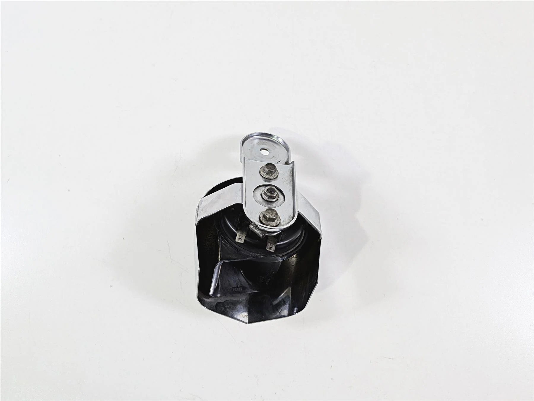 2016 Harley Touring FLHX Street Glide Horn & Chrome Cover 61300478 - Image 7