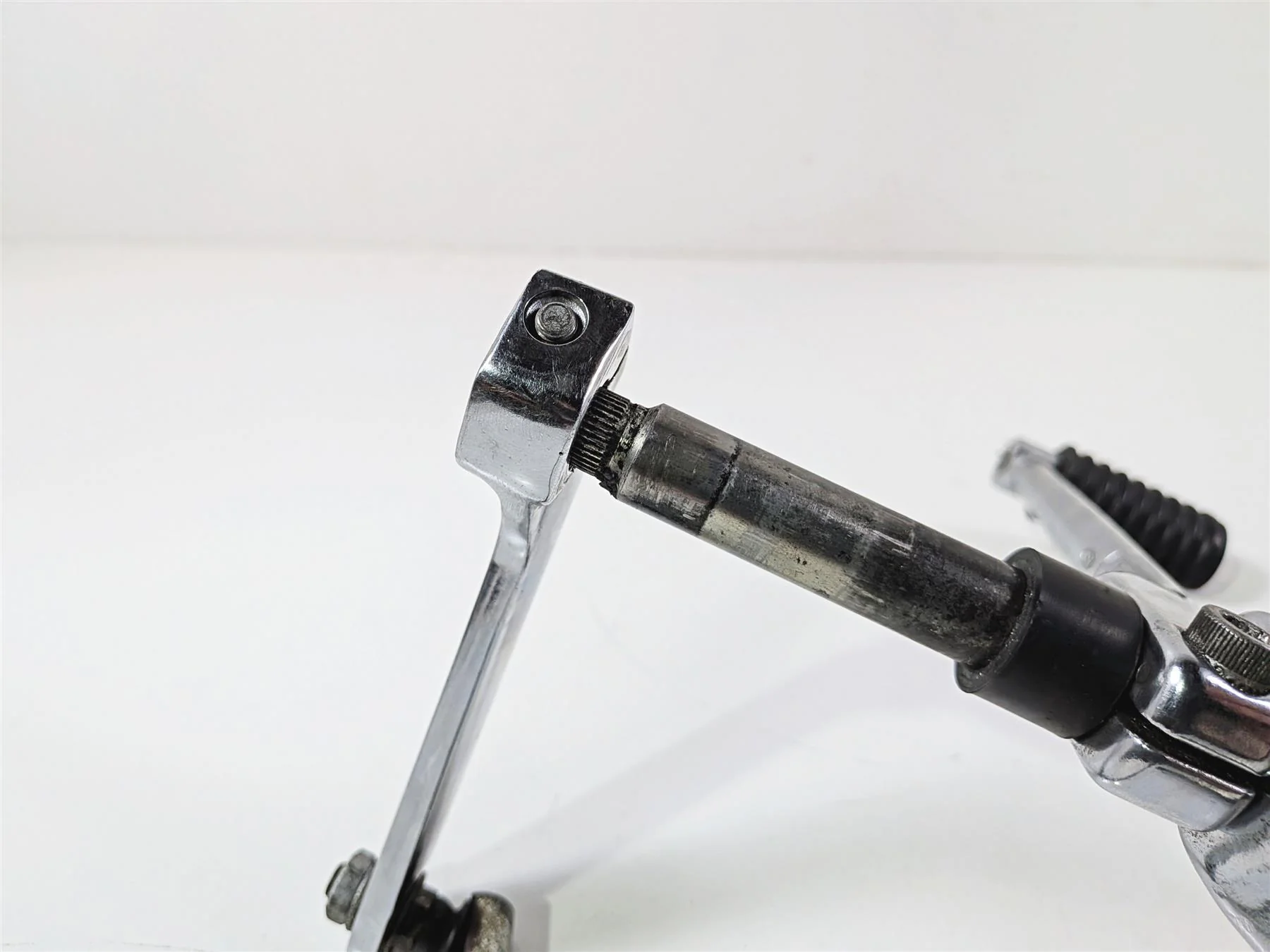 2016 Harley Touring FLHX Street Glide Left Floor Board & Shifter -Read 50622-09A - Image 10